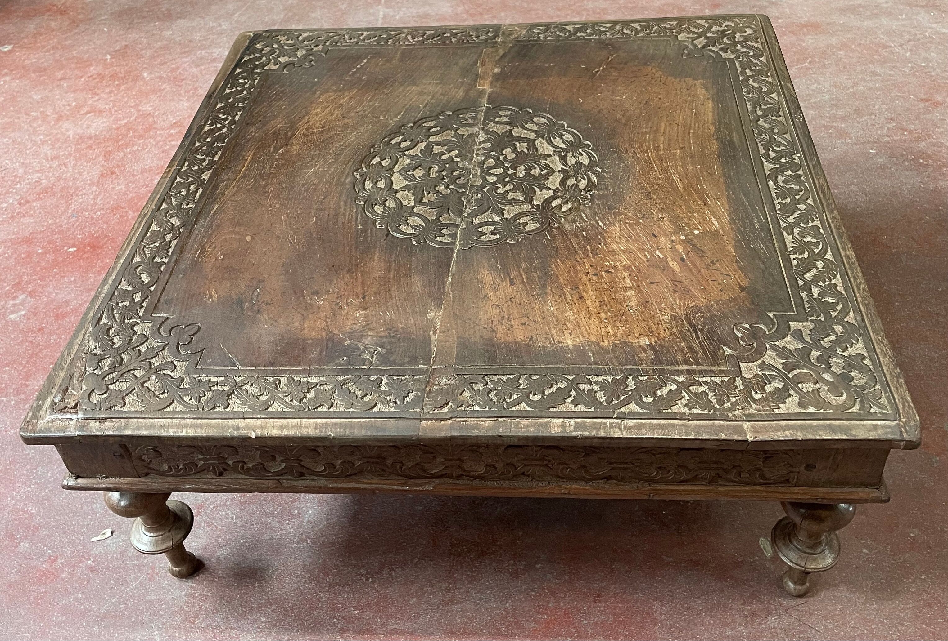 Ancient india square coffee table in solid teak wood decorated with a rosette