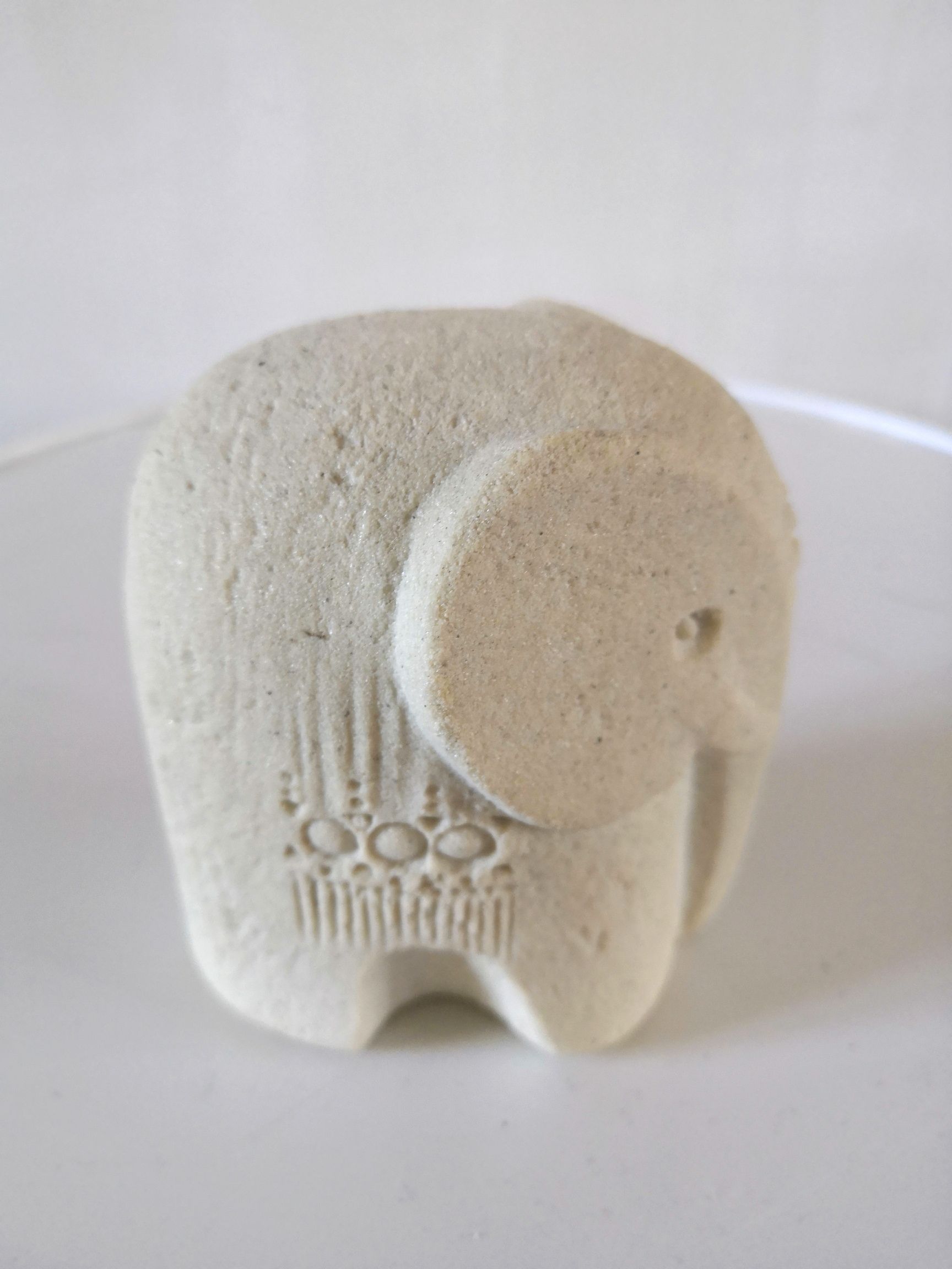 Paper press sculpture elephant Marbell Stone art belgium design 70s