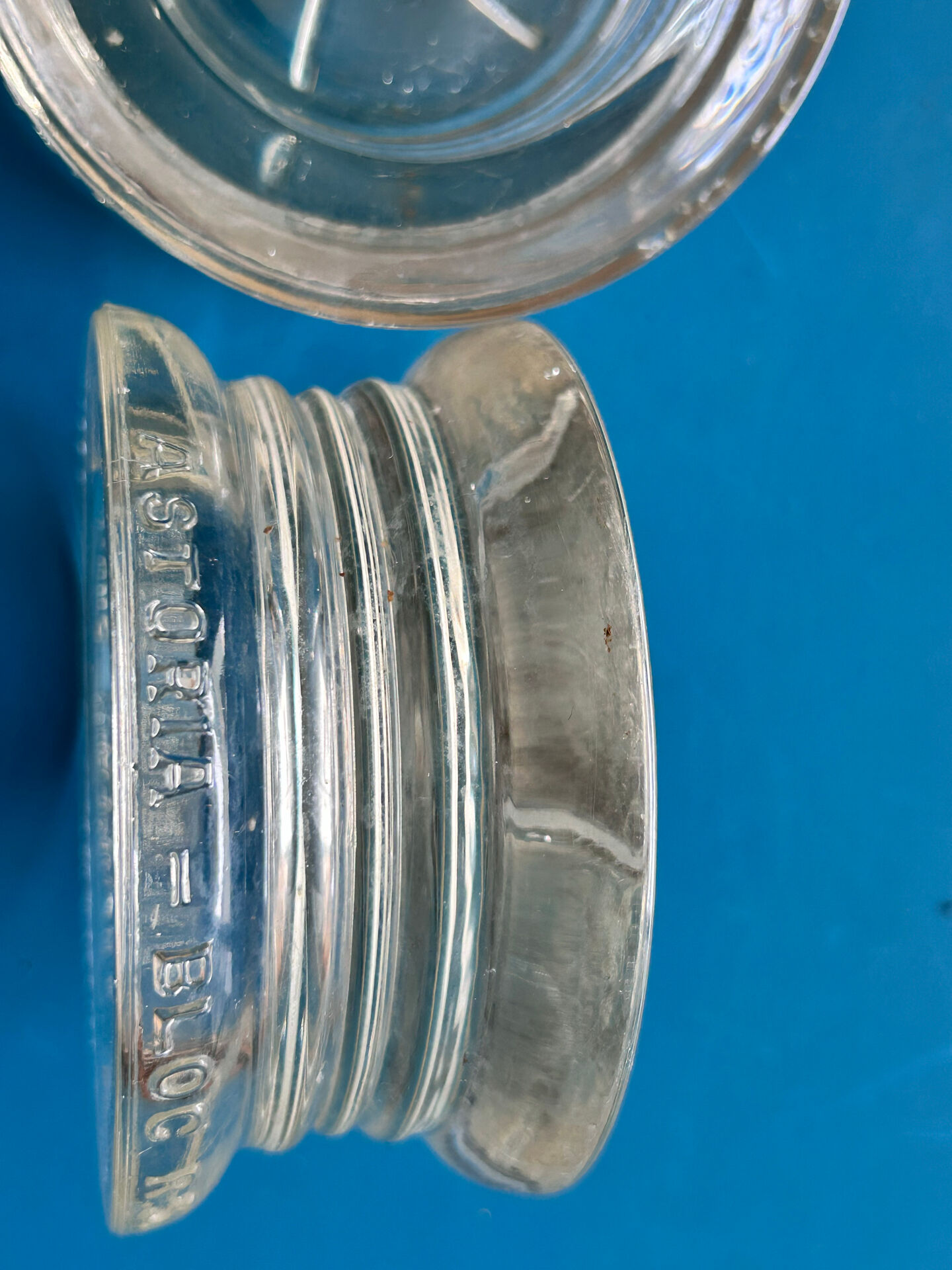 2 glass blocks signed Diameter 10 cm Height 5 cm