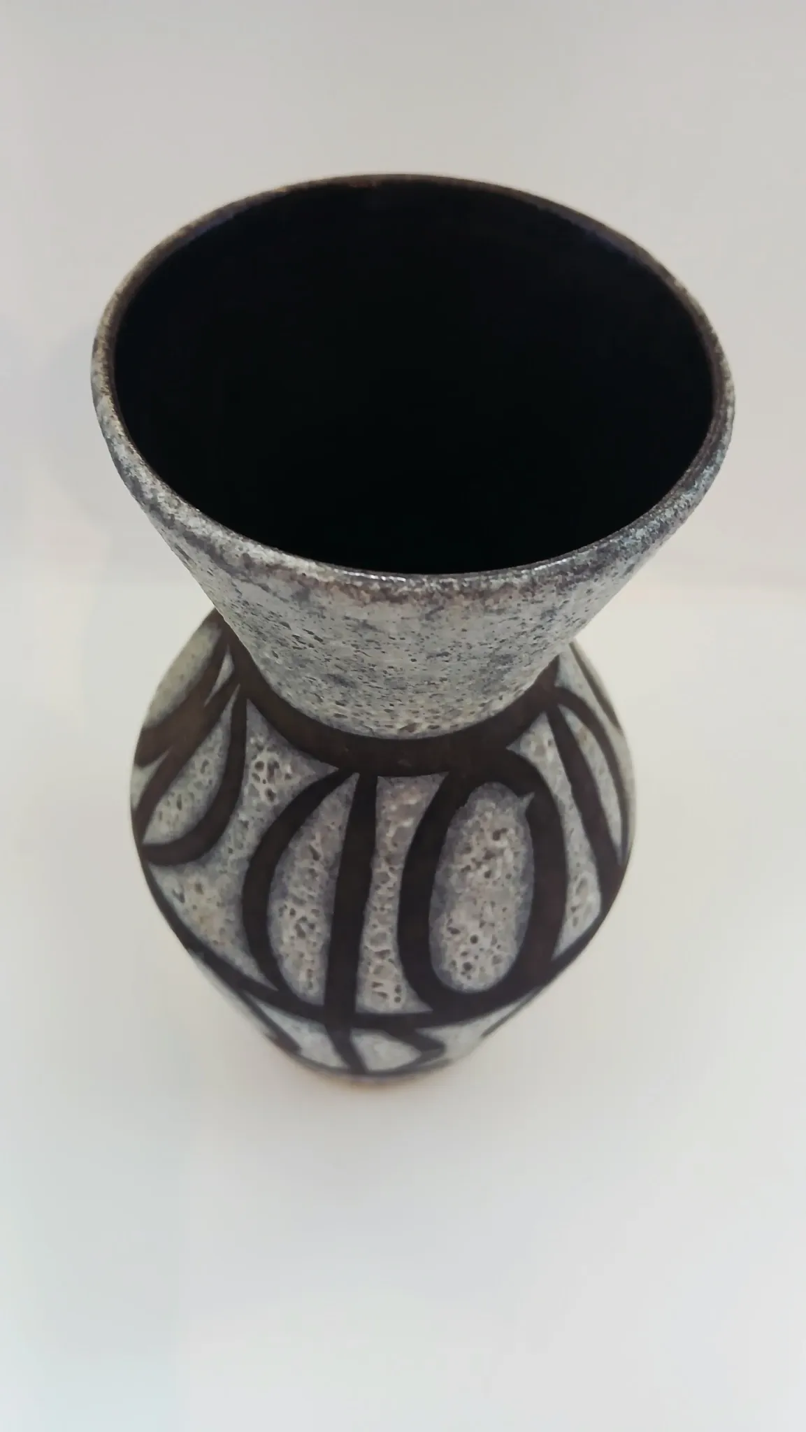 Diabolo/hourglass vase West Germany 60s/70s model 523/18