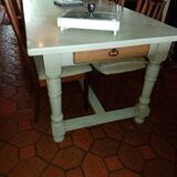 Antique solid oak farmhouse table with turned legs