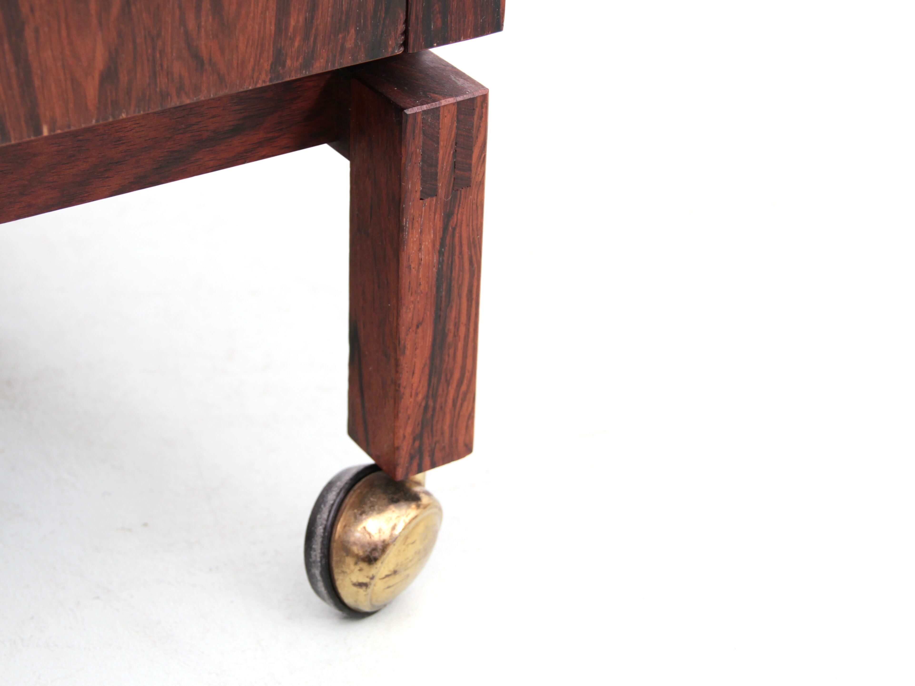 Scandinavian rosewood roller bar from Rio