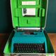 Machine à écrire vintage vert émeraude Olivetti Studio