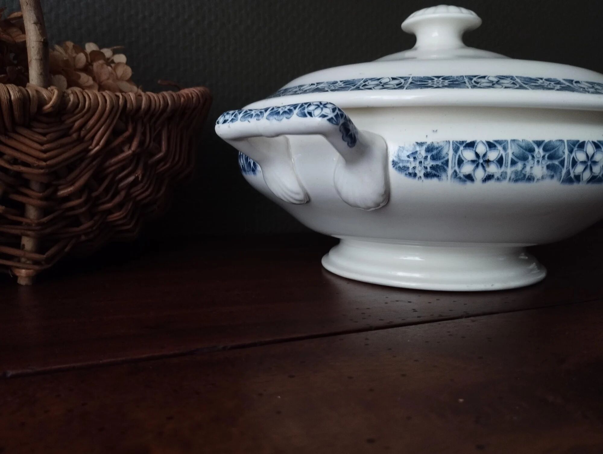 Longchamp "René" ironstone soup tureen