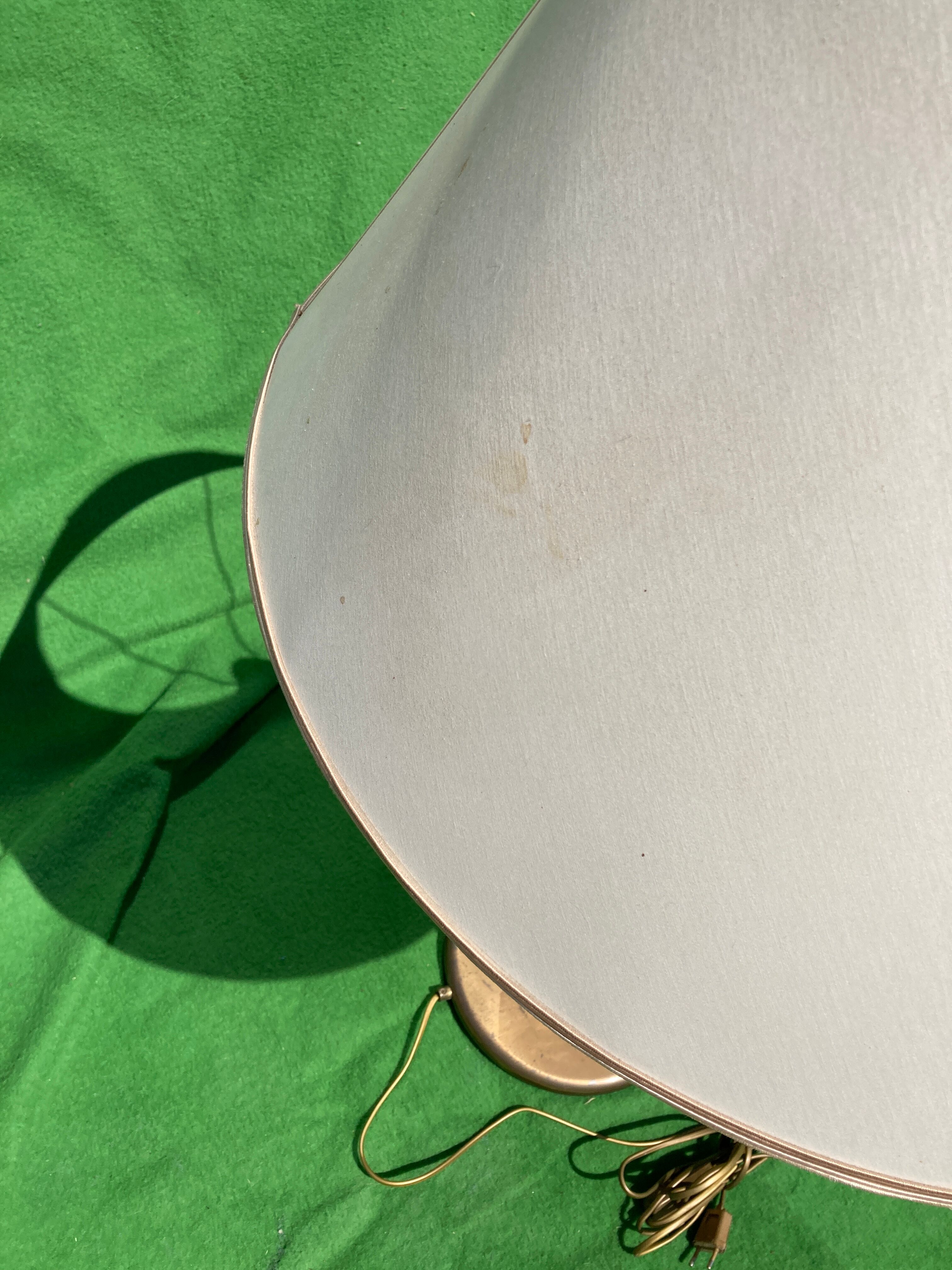 Antique wallpaper print roller lamp