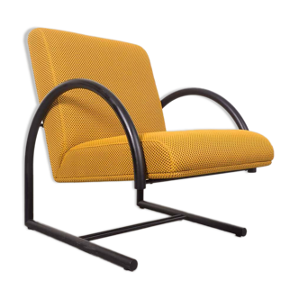 Yellow Cirkel lounge chair – Mazairac & Boonzaaijer