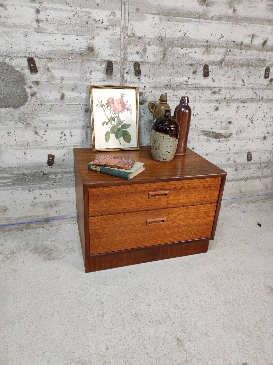 Vintage storage unit