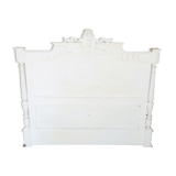 Ribbon medallion bed head