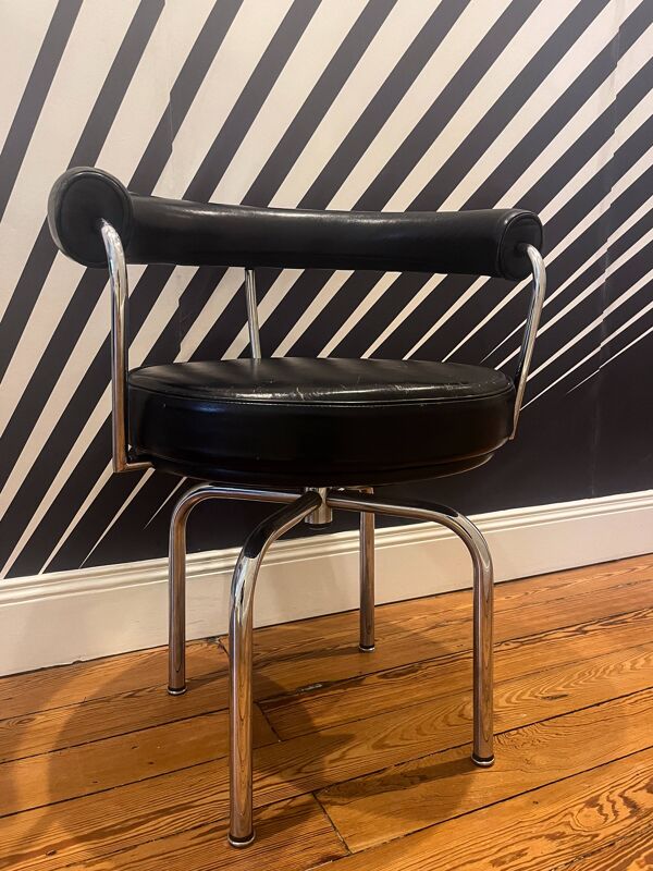 La Corbusier, Paire de fauteuil LC7 édition Cassina