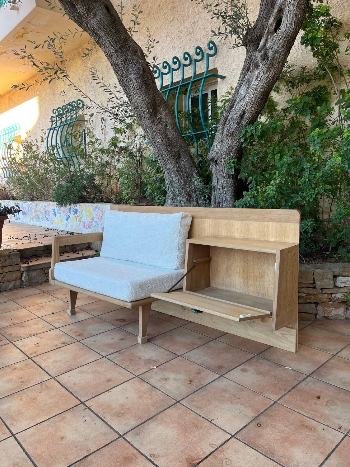 Bench in the spirit of Guillerme and Chambron