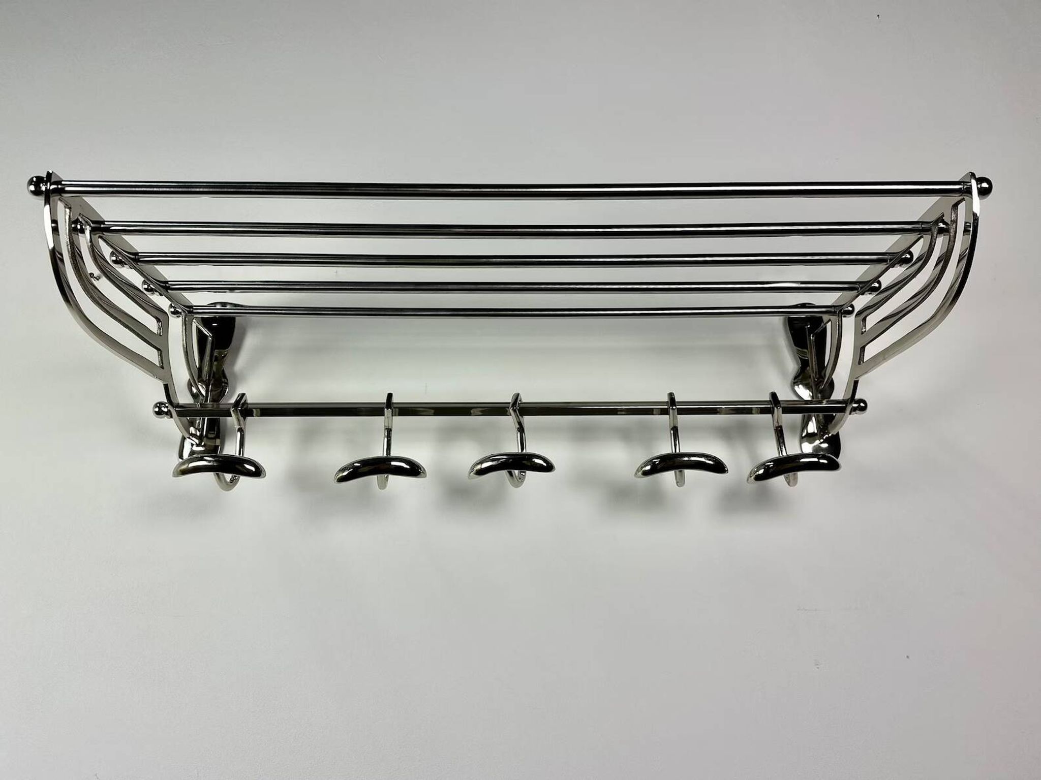 Hotel coat rack in shiny chrome aluminum long 79cm