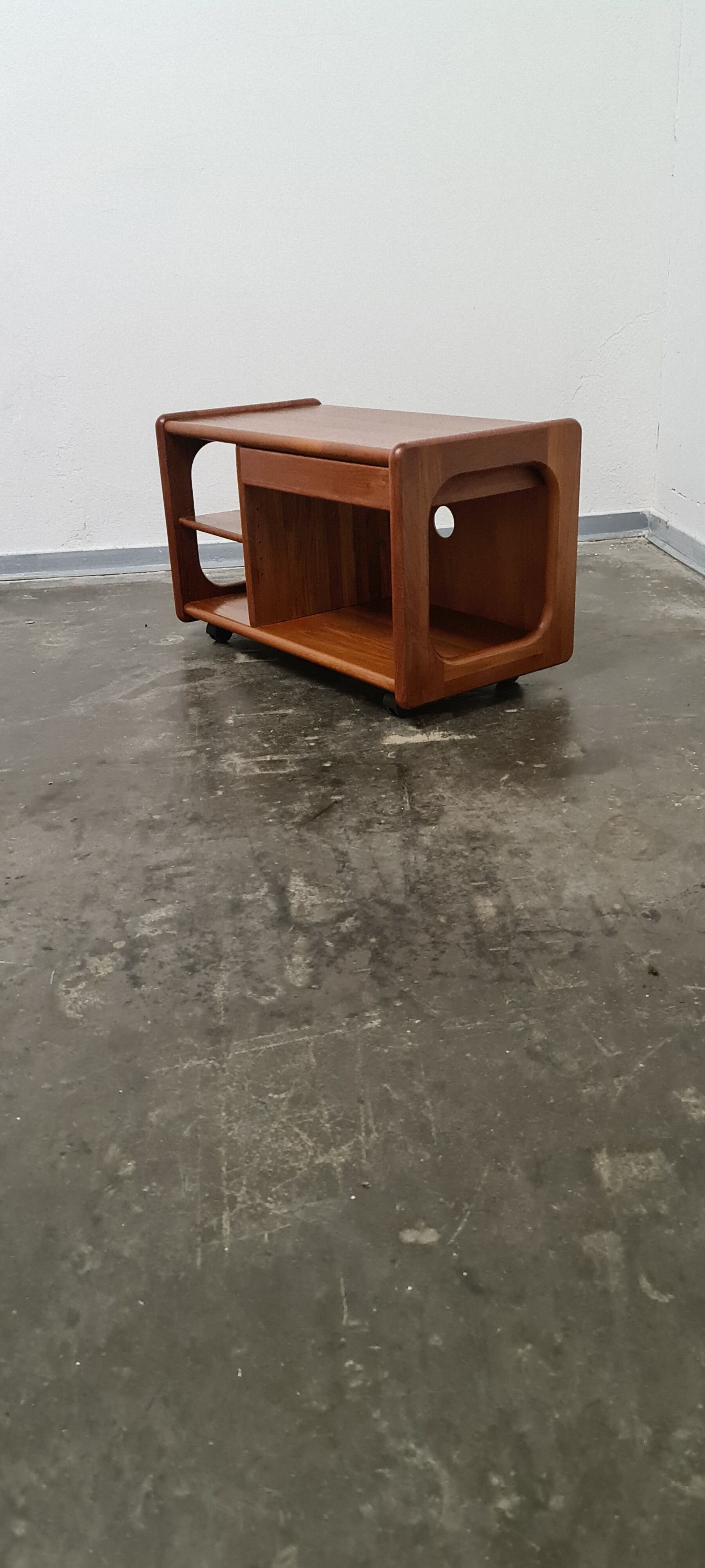 Vintage teak Hi Fi or Tv trolley