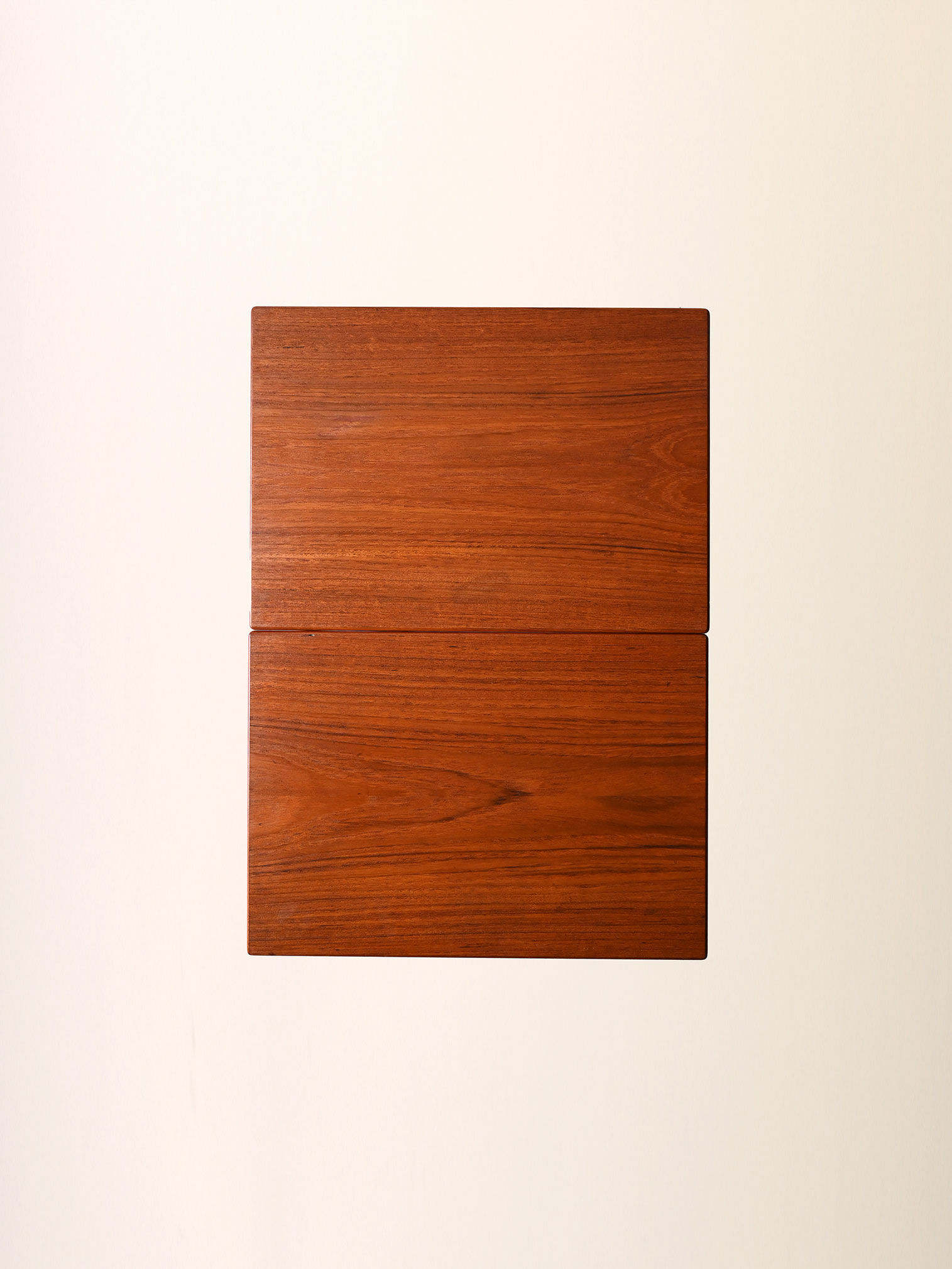 Paire de tables de chevet scandinaves en teck foncé des années 1950