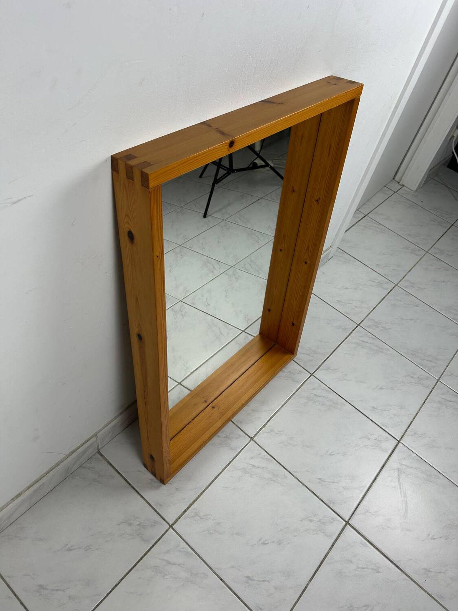 Miroir scandinave vintage en bois de pin