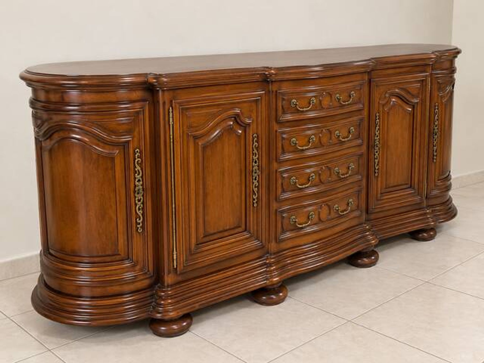 Bahut Merisier massif style louis XIV Jean Pierre Ehalt