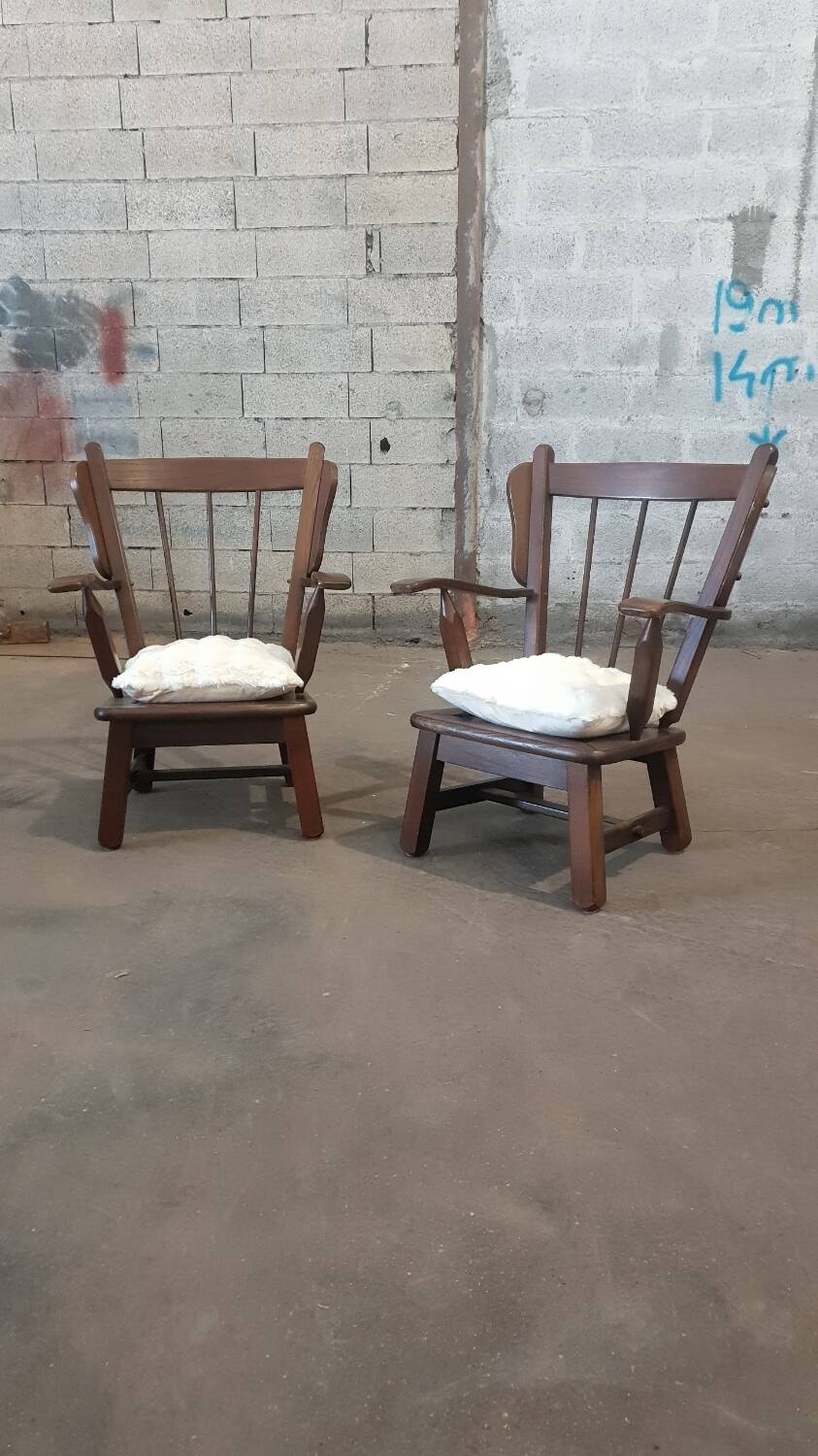 Paire de fauteuils en chêne brutaliste 1970