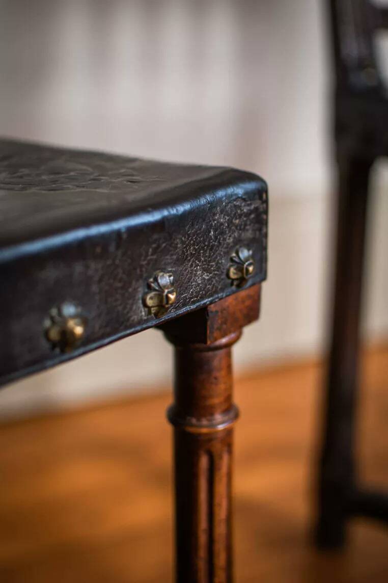 Paire de chaises Henri II – Modèles classiques en bois