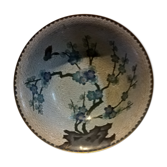 Bol asiatique cloisonné décor fond blanc avec branche et fleurs de cerisier bleues et papillons