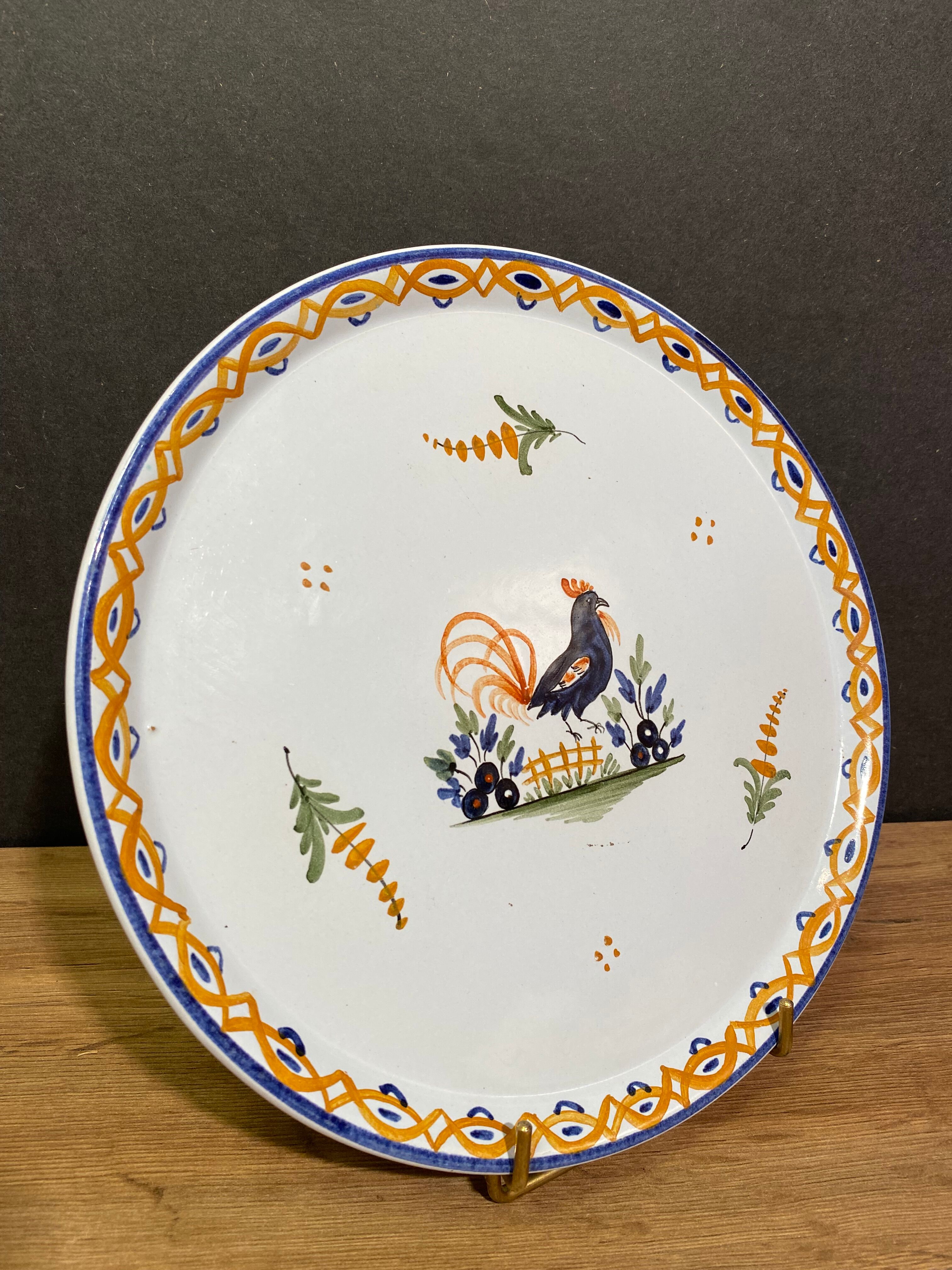 Circular earthenware top signed Bavent, rooster decoration