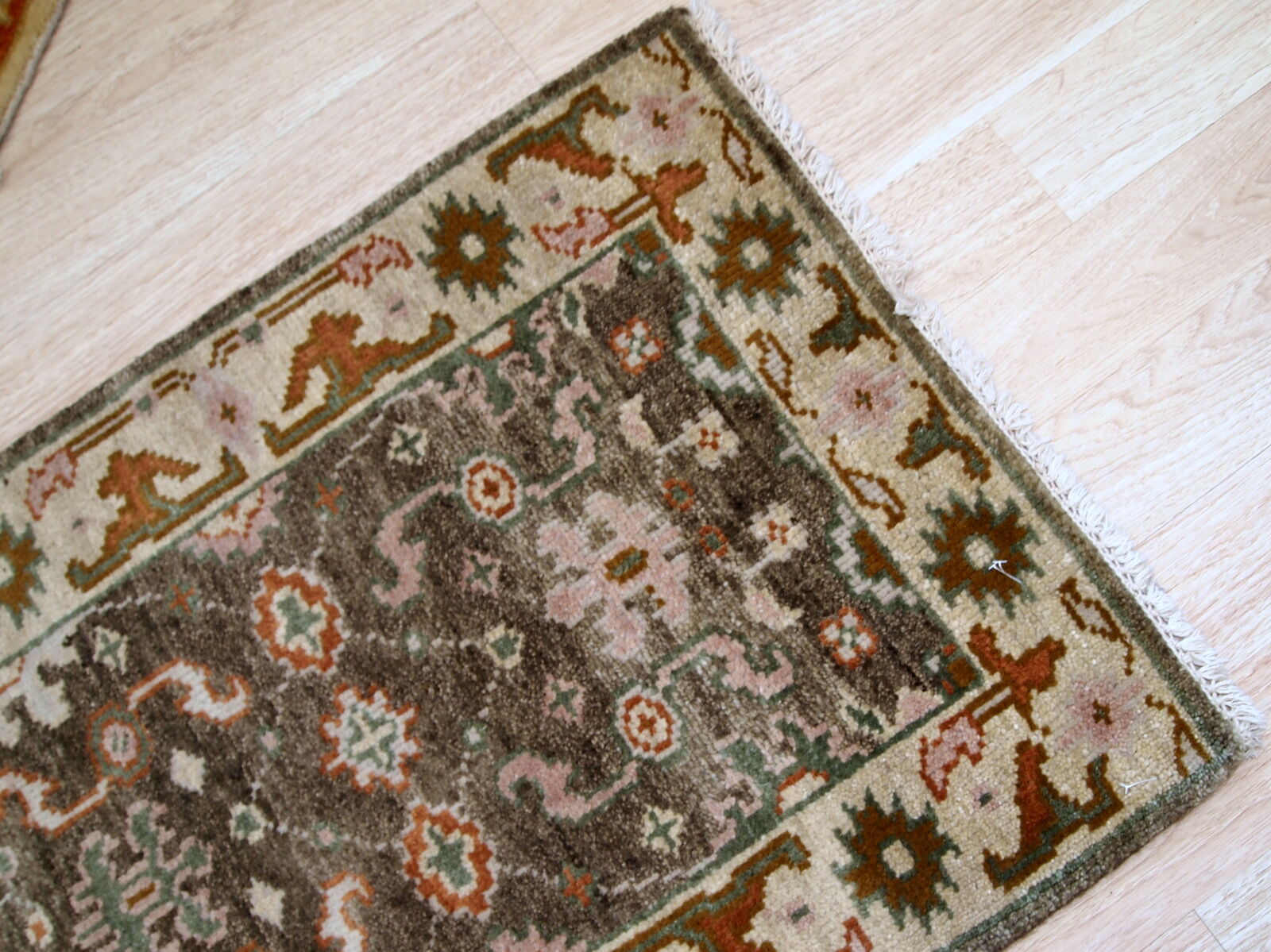 Handmade Indo-Mahal vintage rug 64cm x 97cm 1980s, 1B865