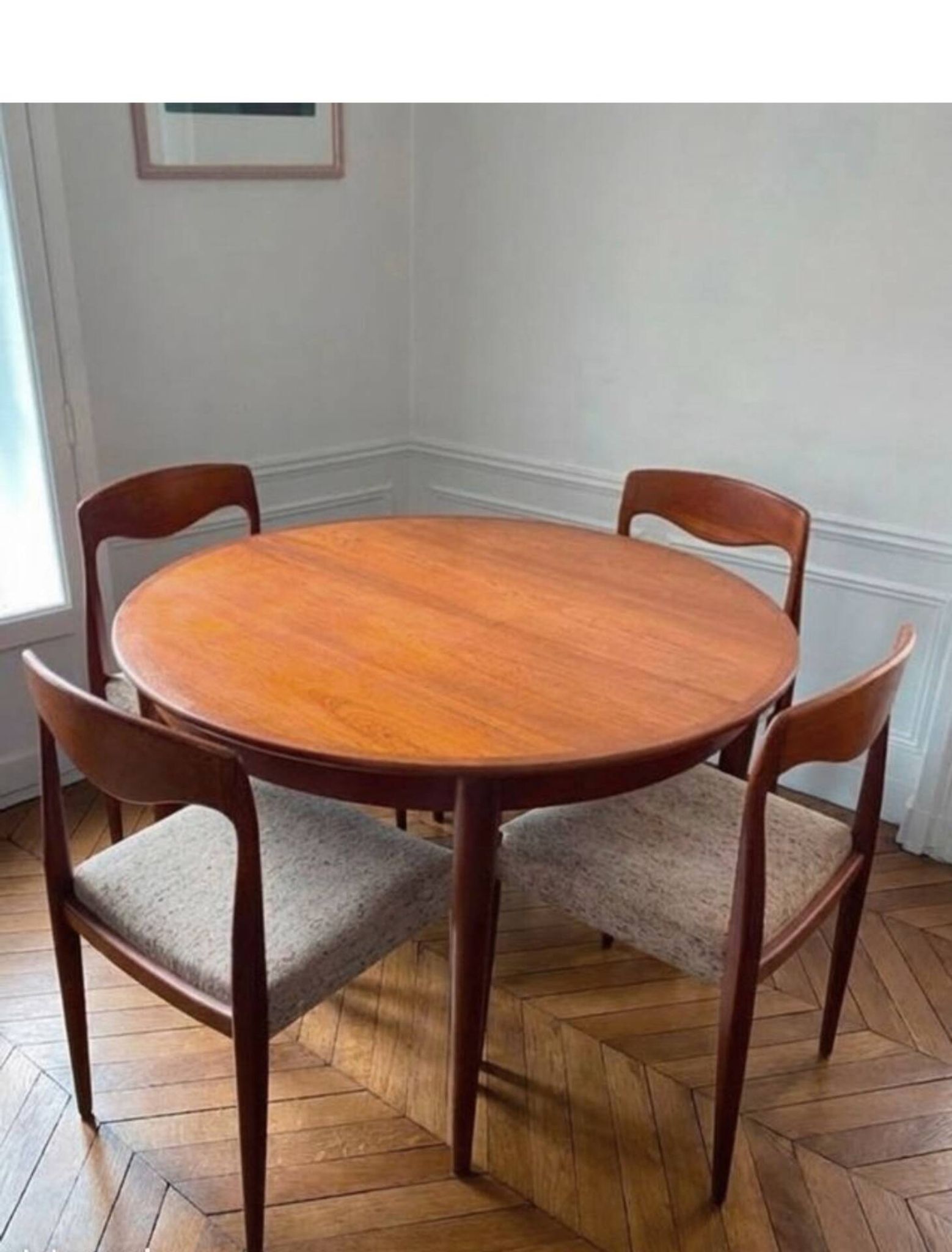Grande Table ronde / ovale danoise 4 à 7-8 personnes extensible (110 -