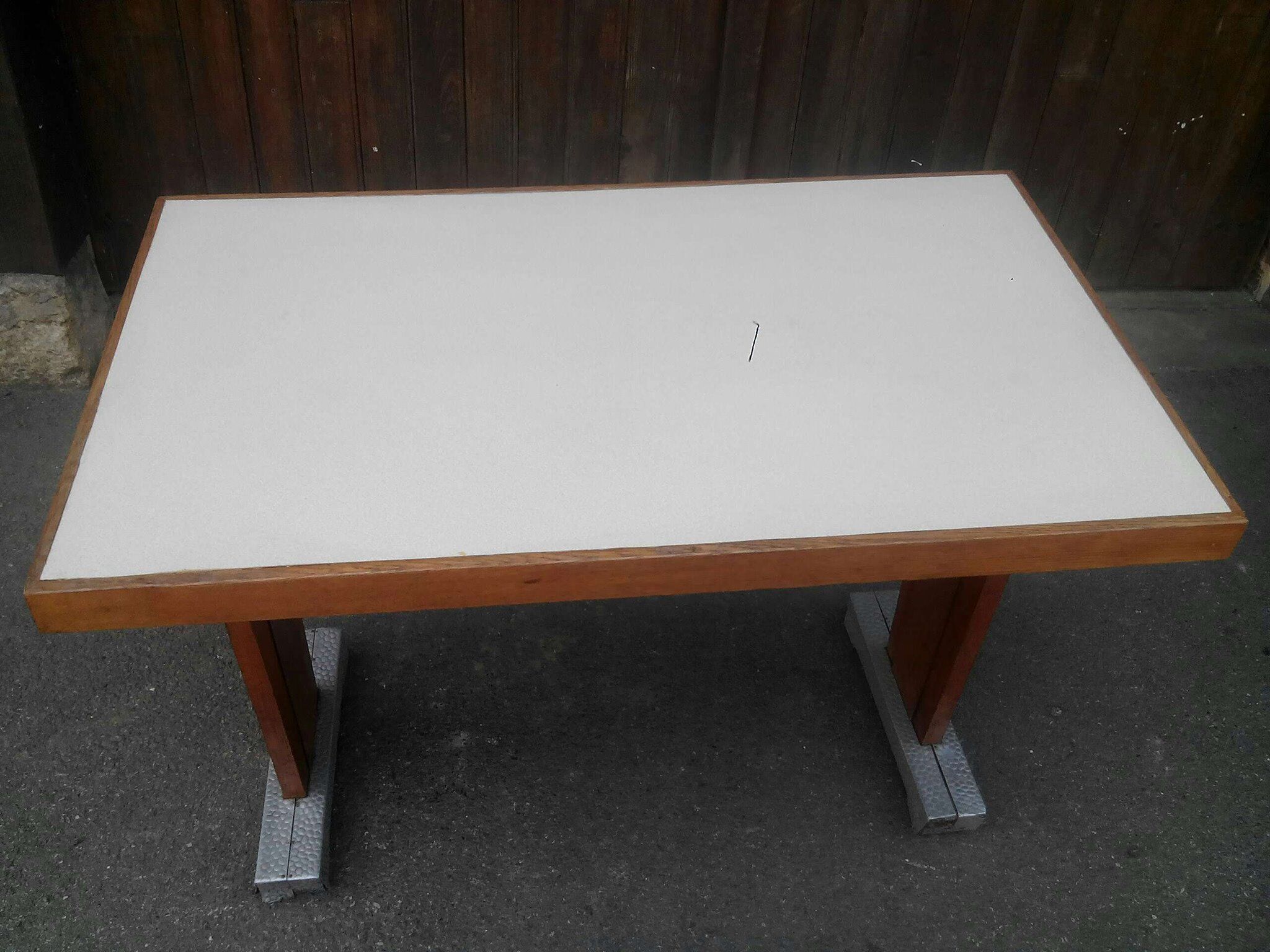 Table de bistrot des années 60