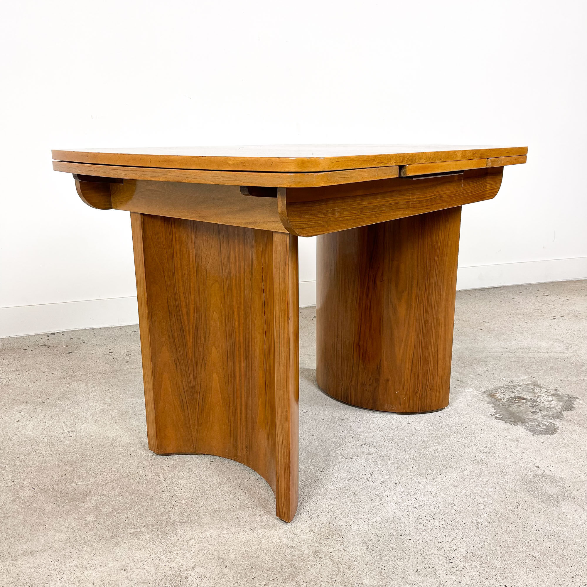 Extendable art deco dining table walnut veneer