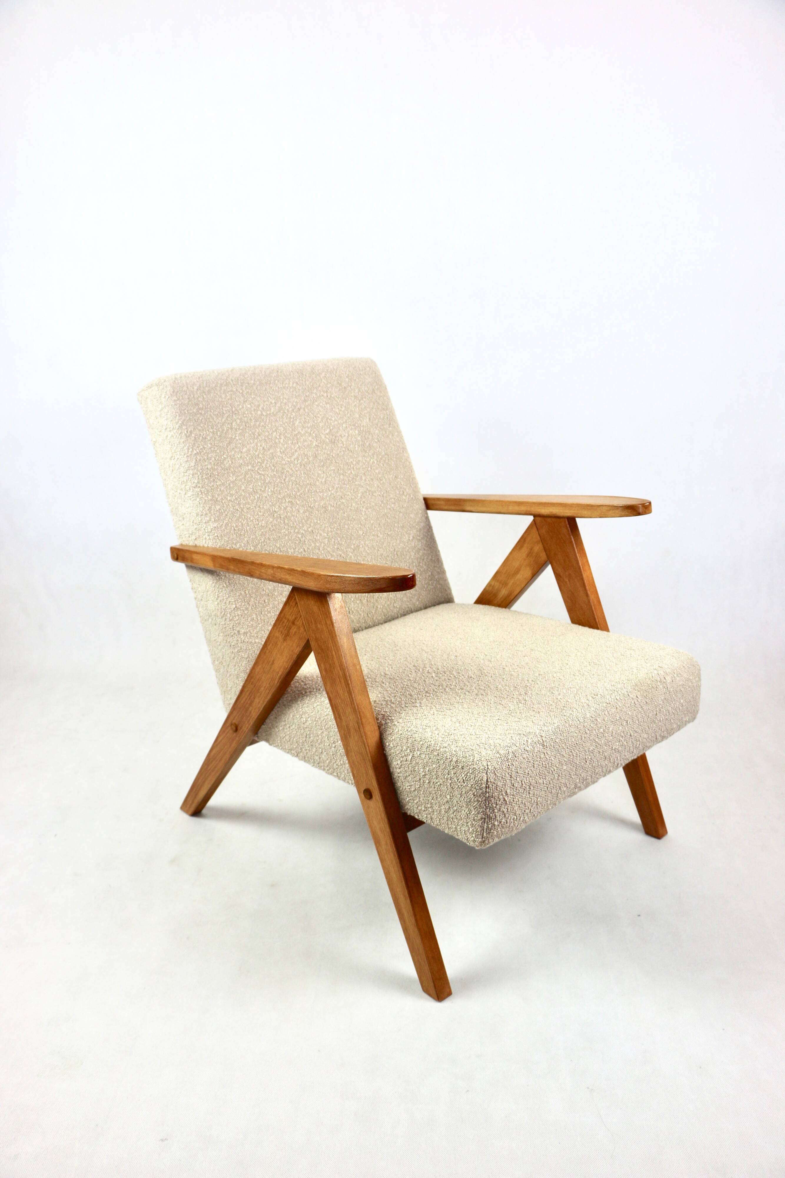Vintage armchair B-310 VAR beige structural boucle 1970s - 2 pieces available - light wood