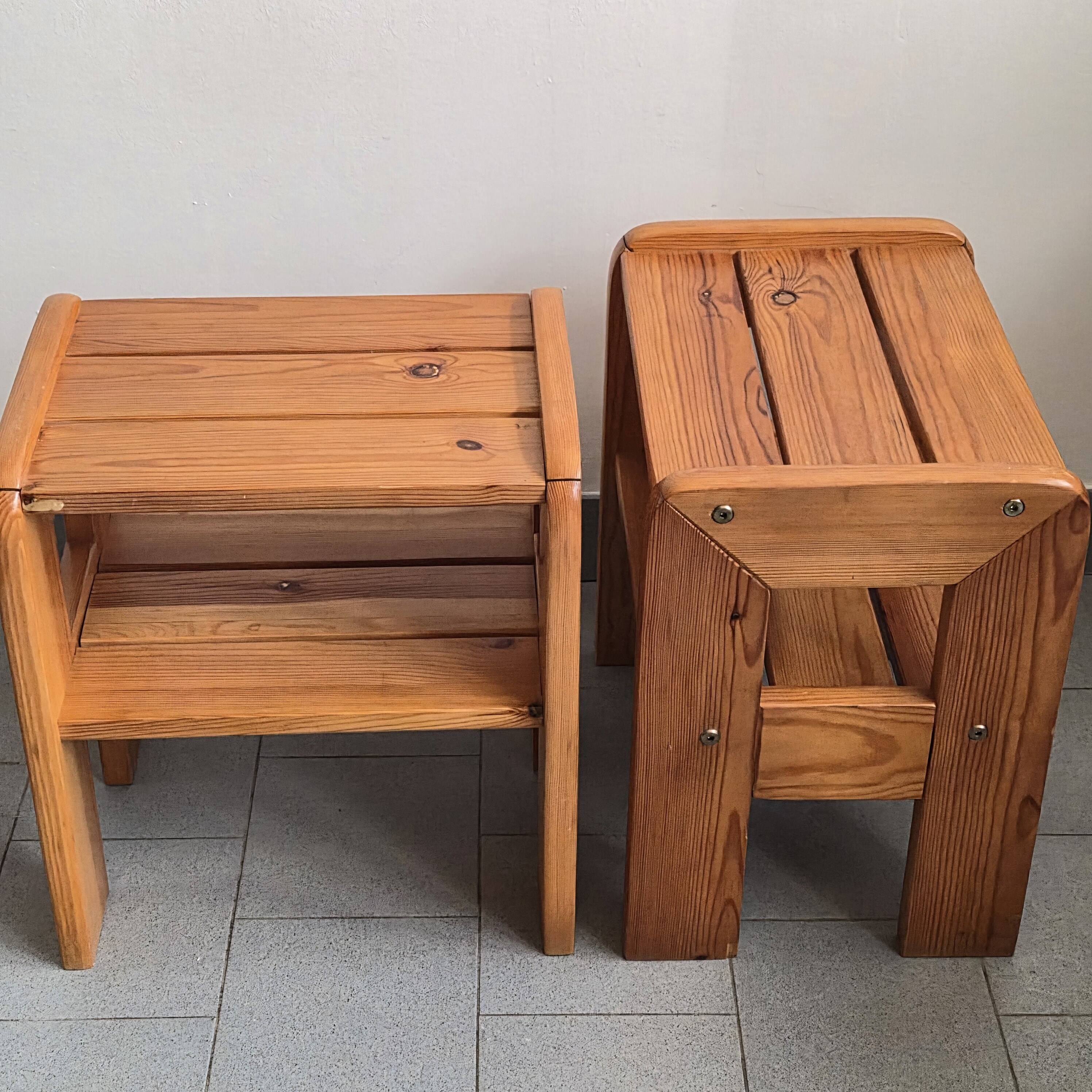 Set of 4 vintage 1970s pine side tables or bedside tables.