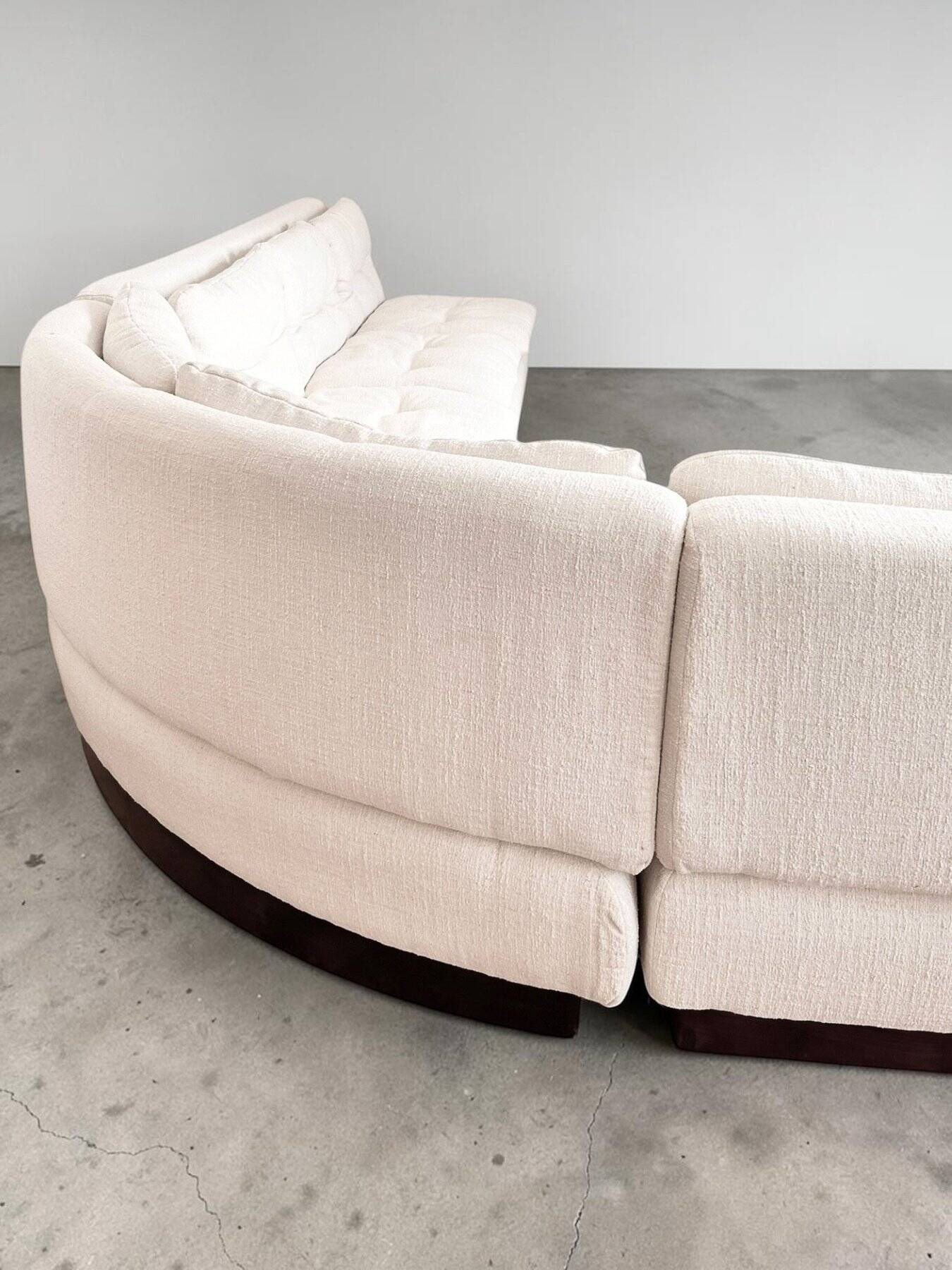 Fratelli Saporiti modular canapé in ecru boucle linen 1970