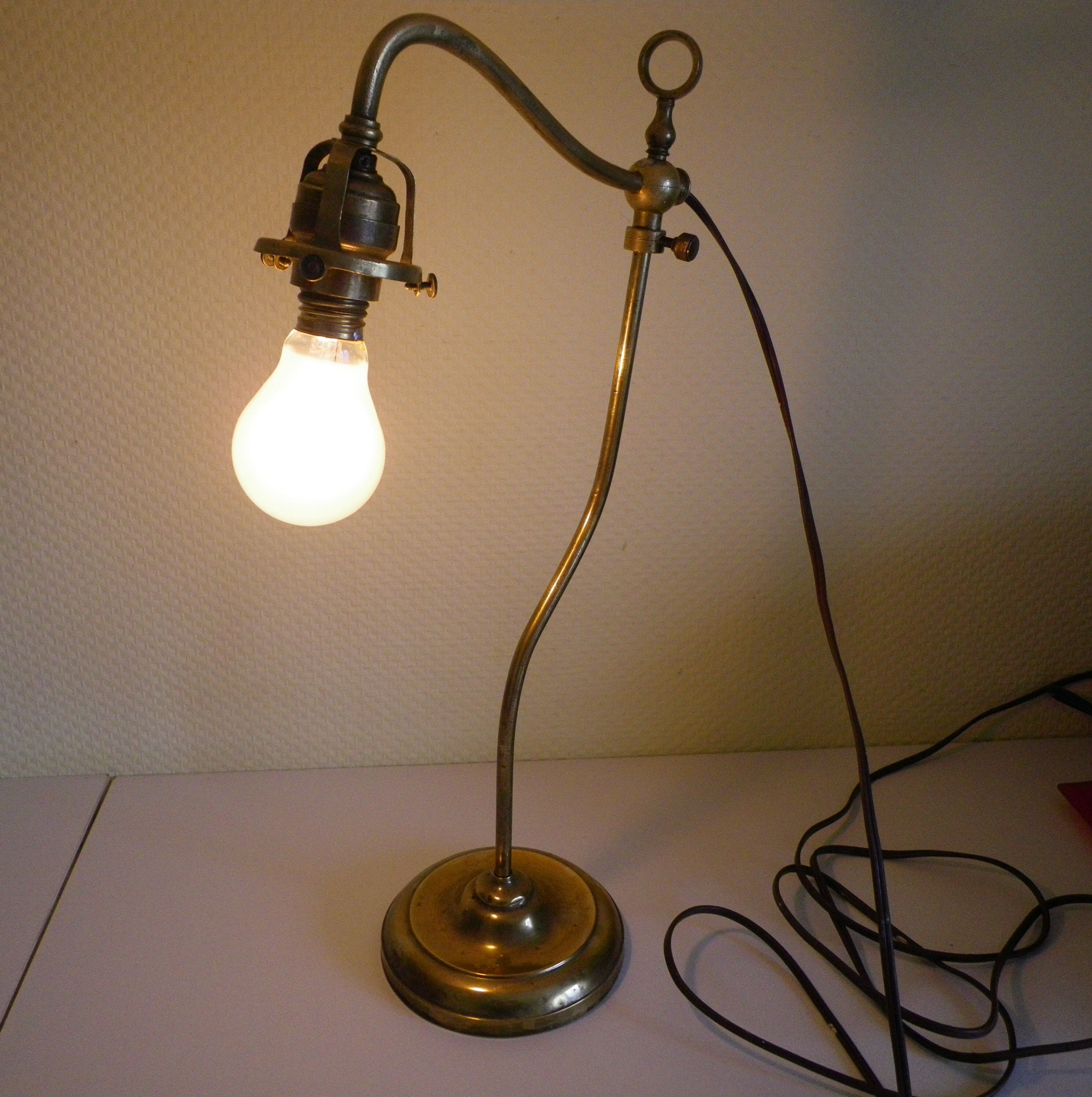 Fully brass lamp foot - Articulated arm - 1930s