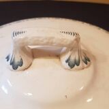 Old Hyppolyte Boulanger Creil and Montereau tureen in iron earth.