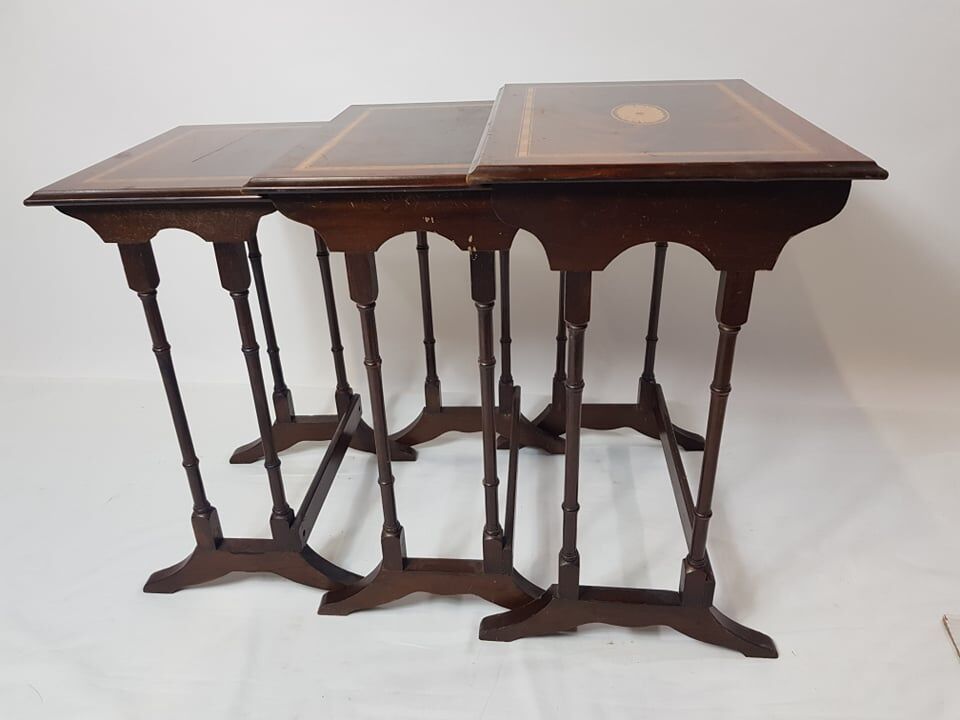Inlaid trundle table 19th