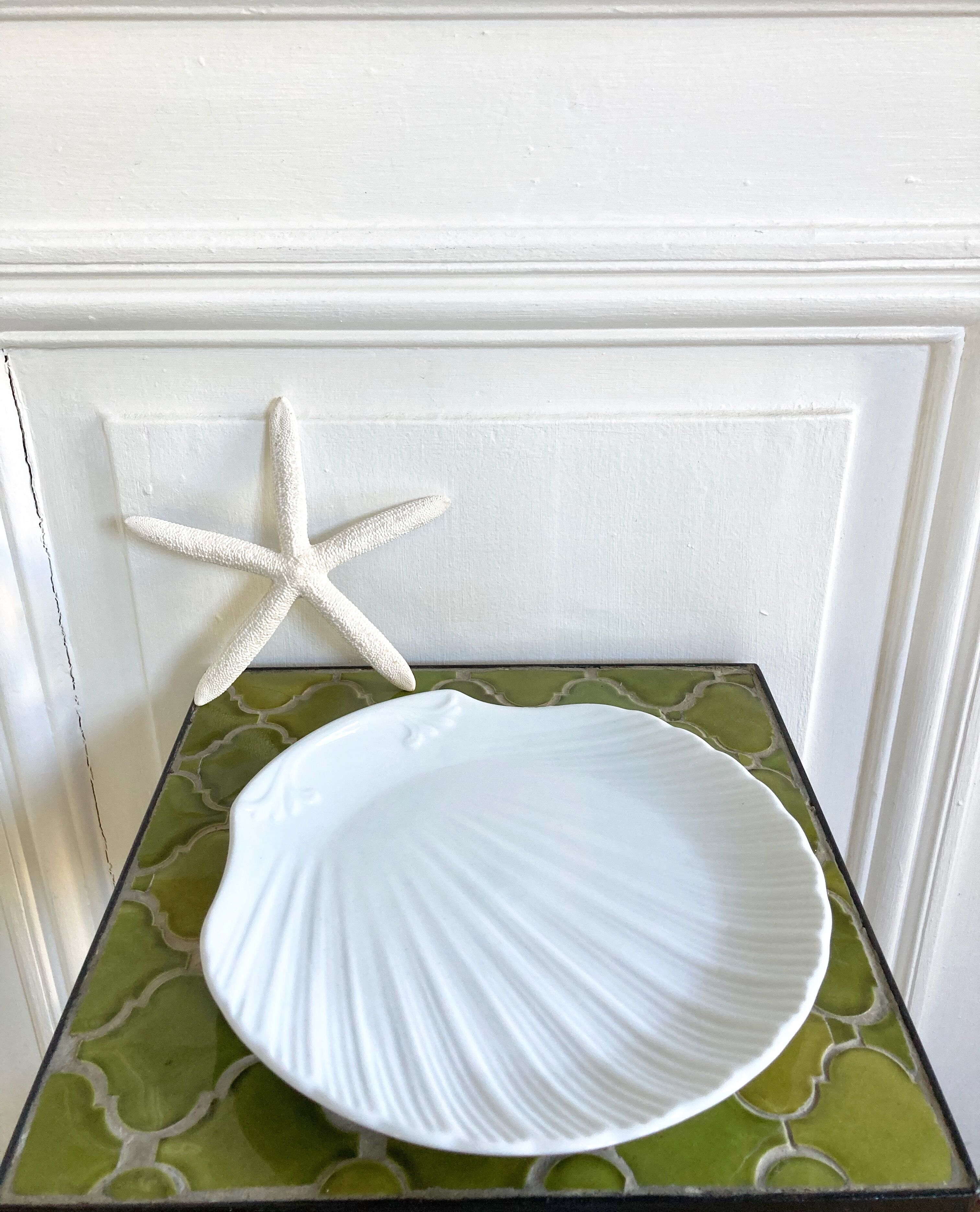 Porcelain scallop dish