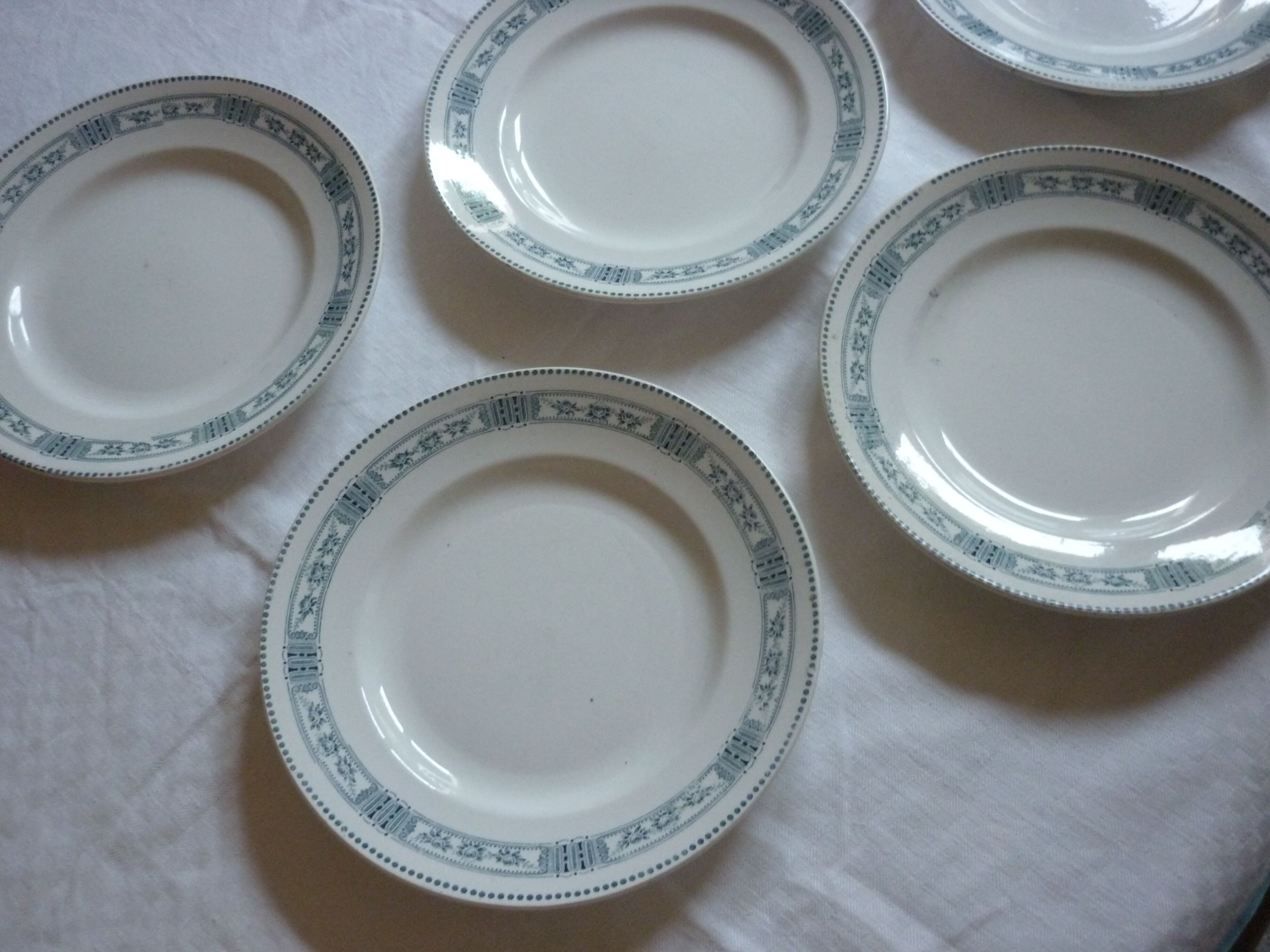 Set of 6 plates plate mill of wolves model Pastor