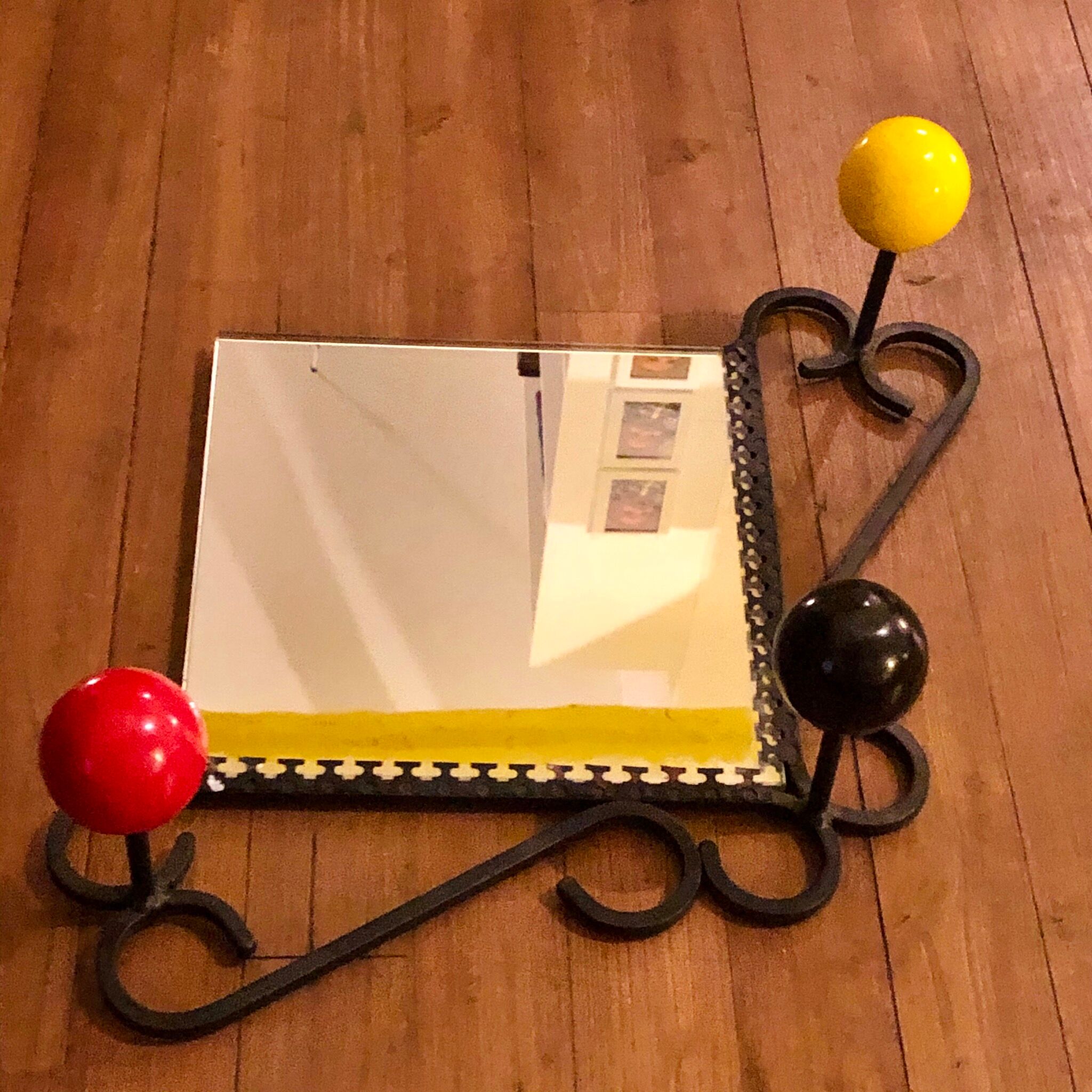 Wall coat rack balls