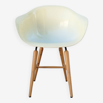 Beige shell armchair, beech legs from Kare Design vintage 1990