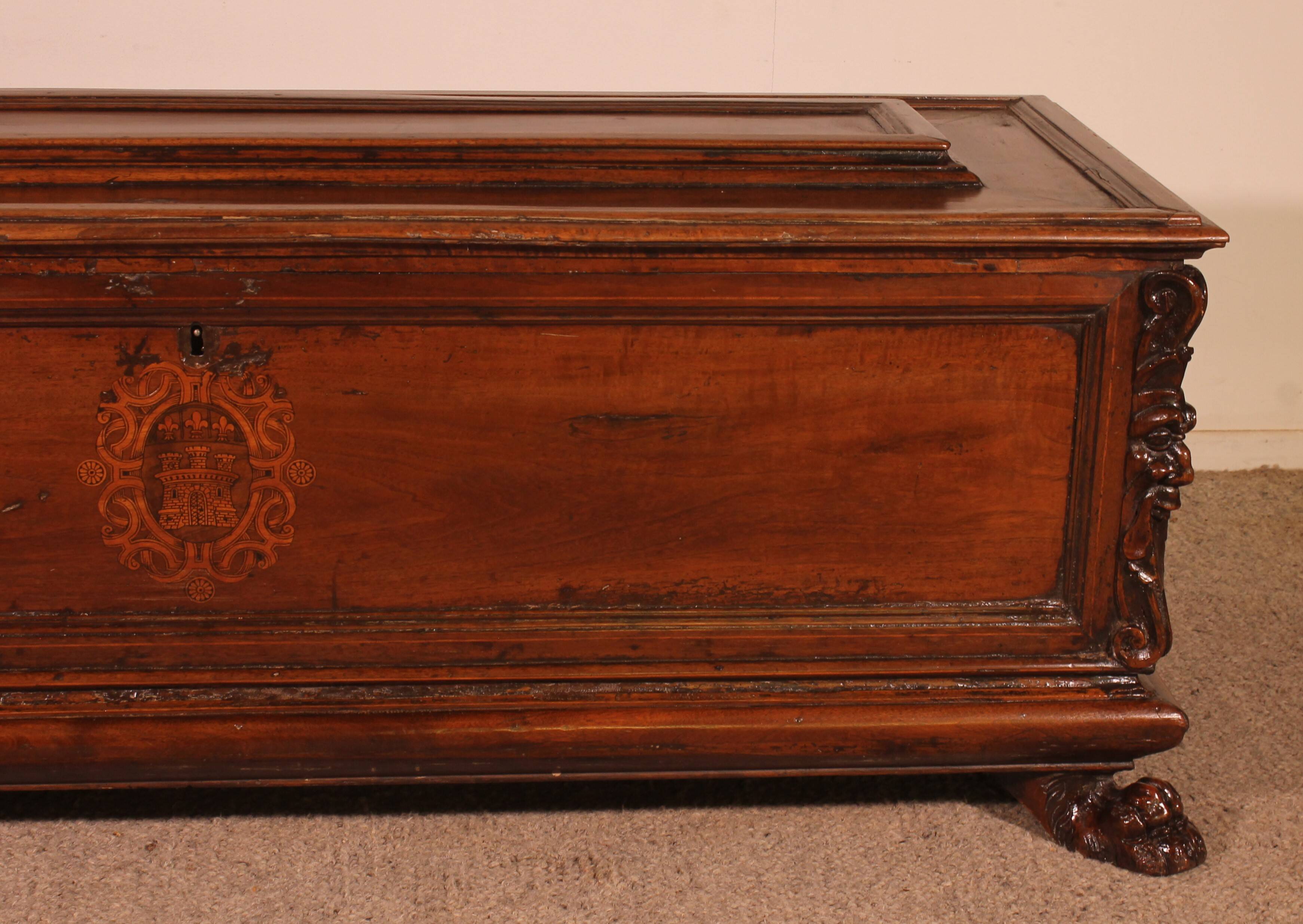 Italian Renaissance Cassone or Wedding Chest in Walnut - 16th Century