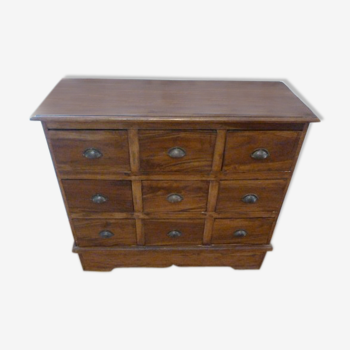 Commode style colonial
