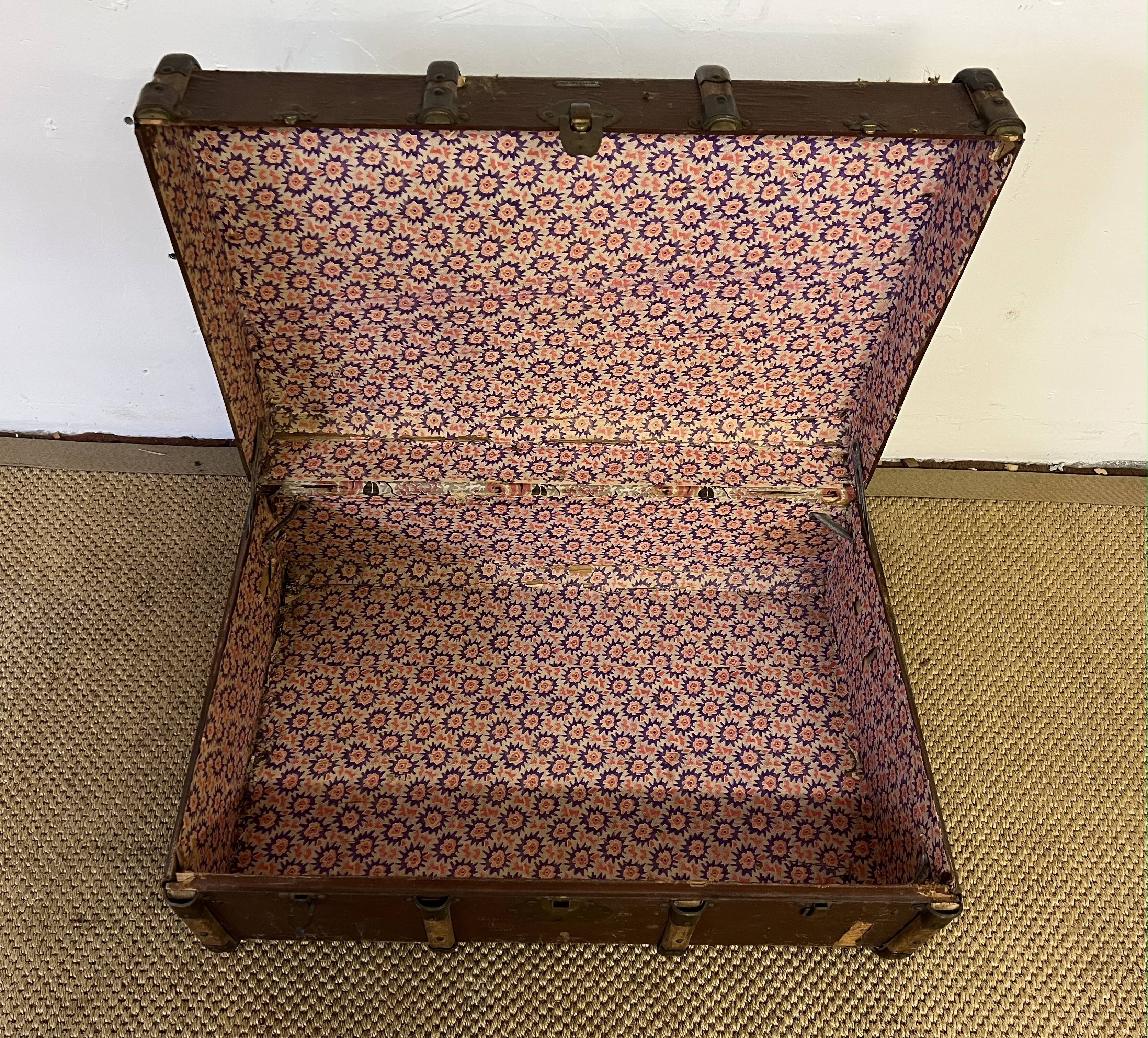 Vintage trunk in wood and leather, St Hubert Paris