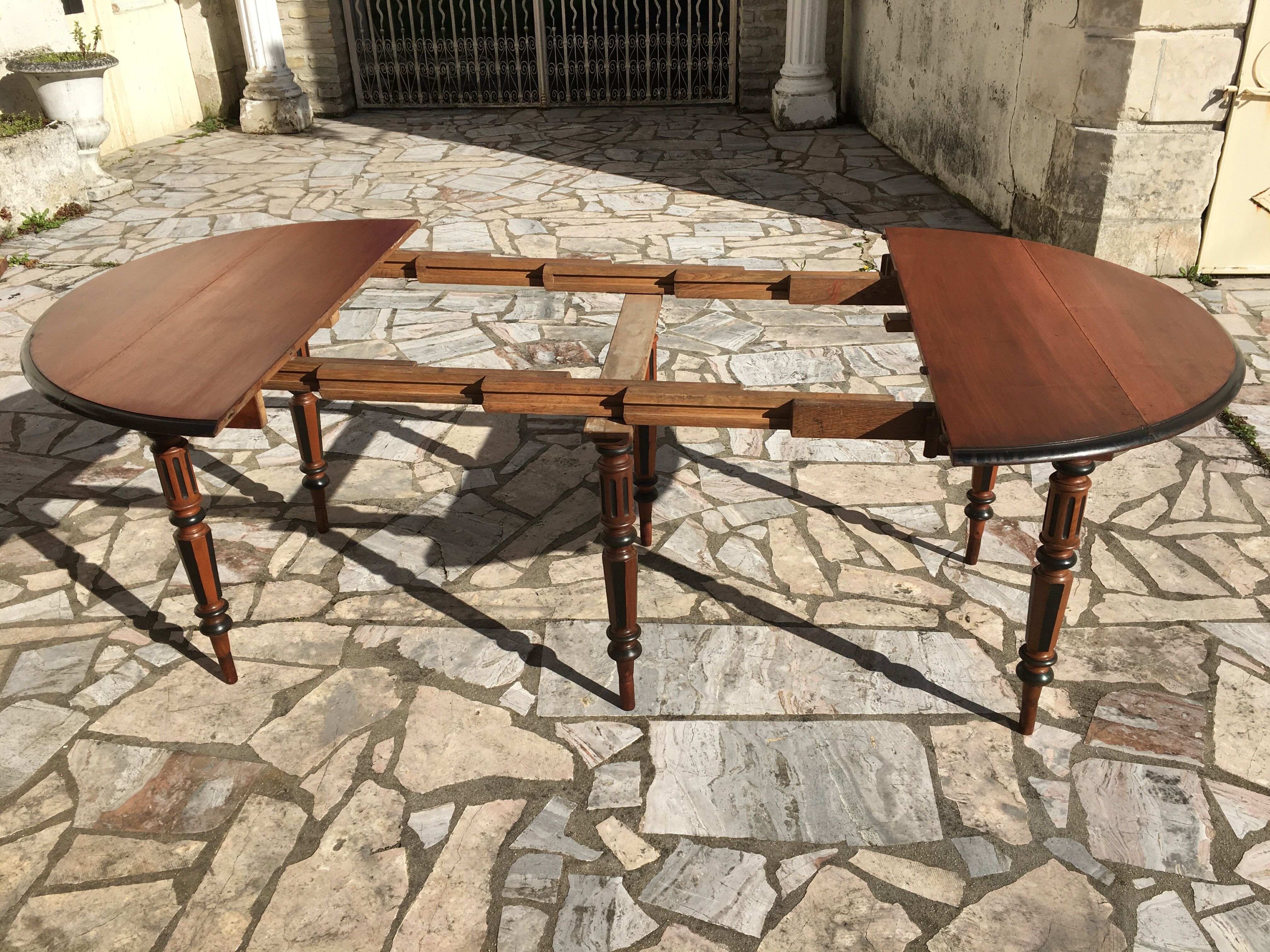 Round table 6 feet with solid mahogany extensions