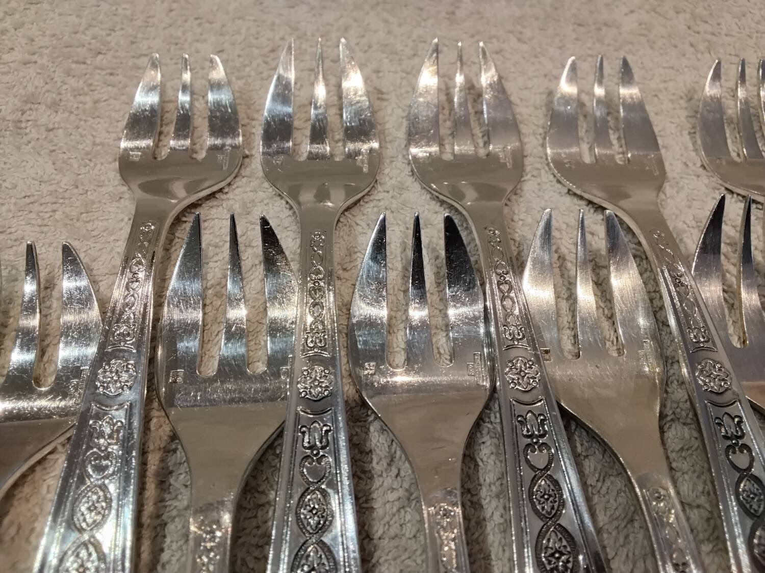11 silver-plated oyster forks by Christofle Villeroy