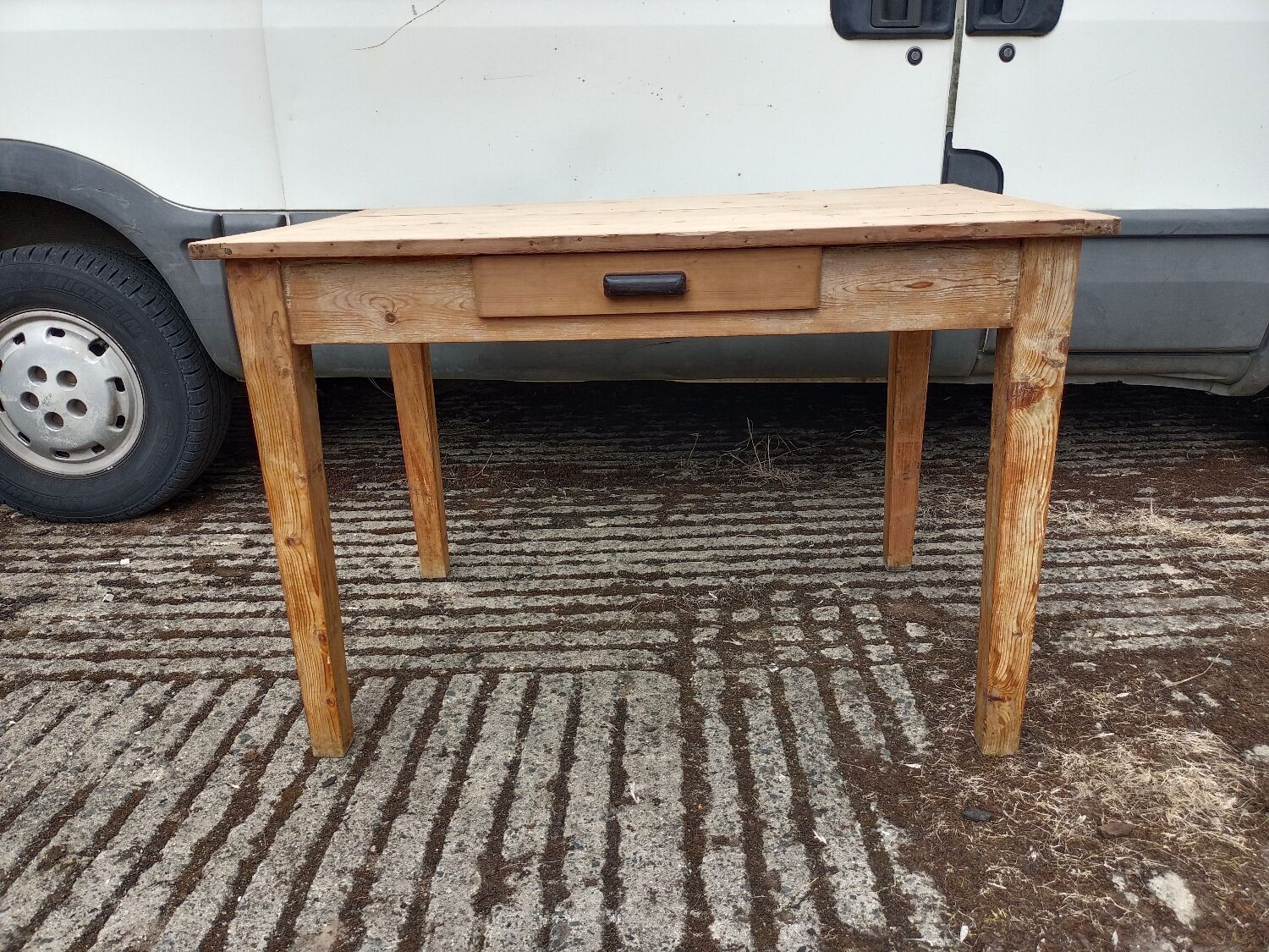 Raw desk table