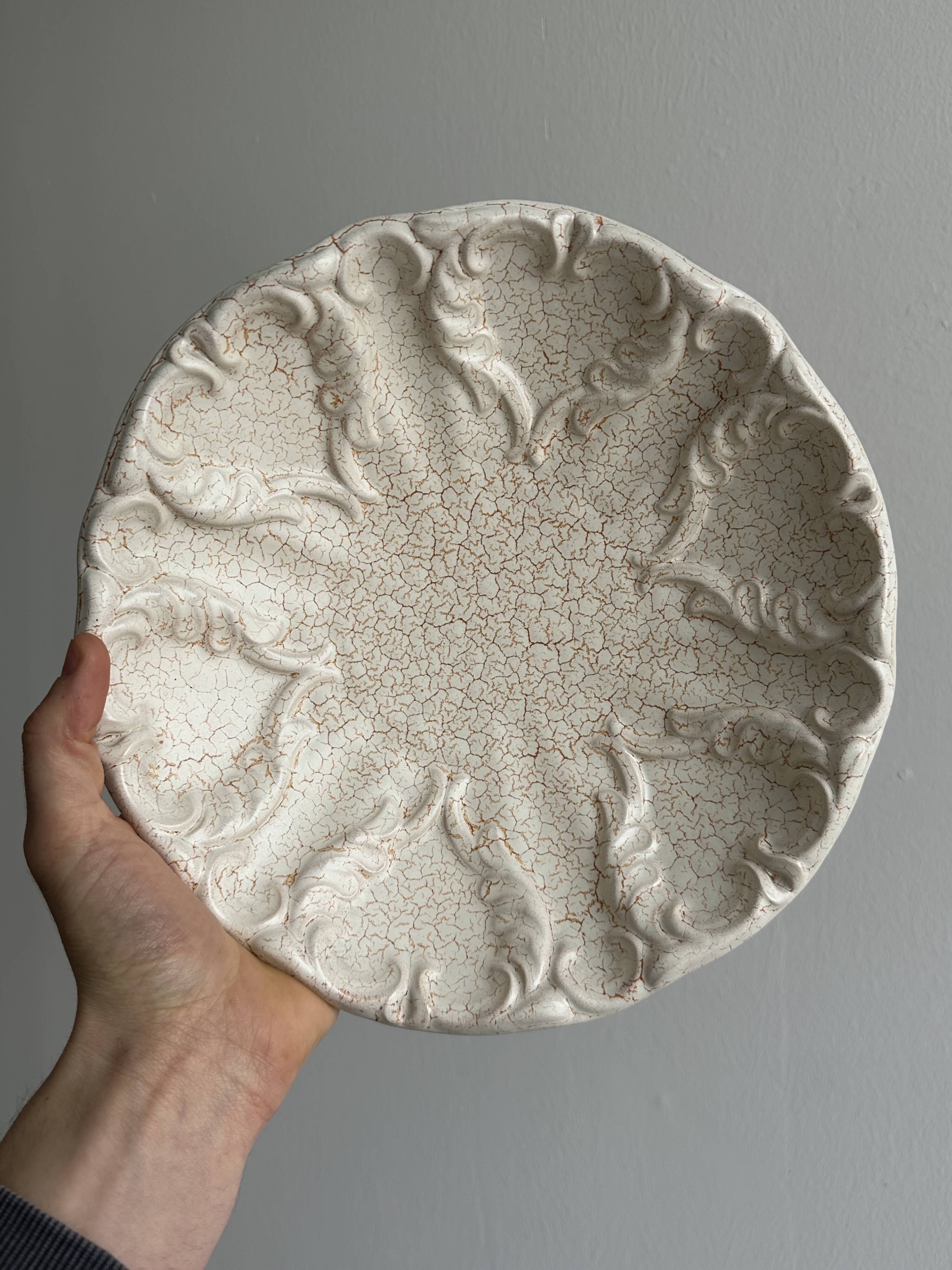 Coupe craquelée en céramique blanche