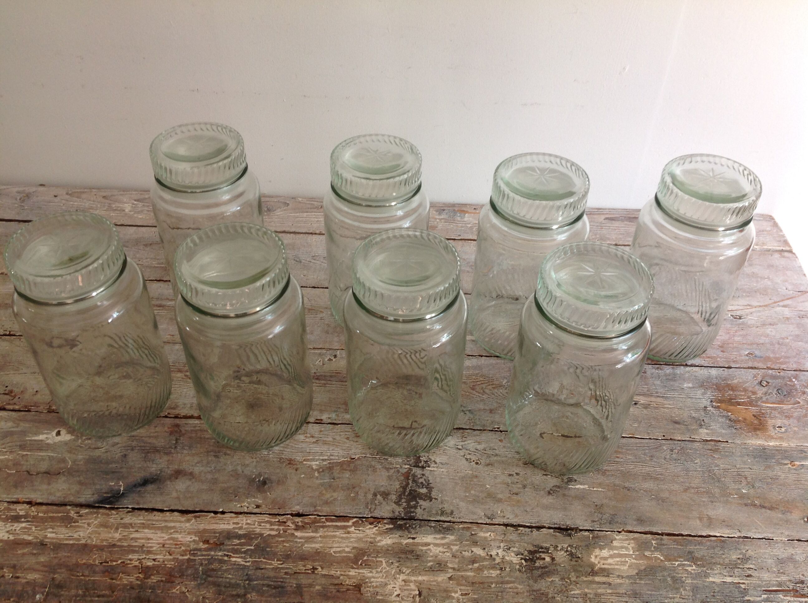 Series of 8 jars