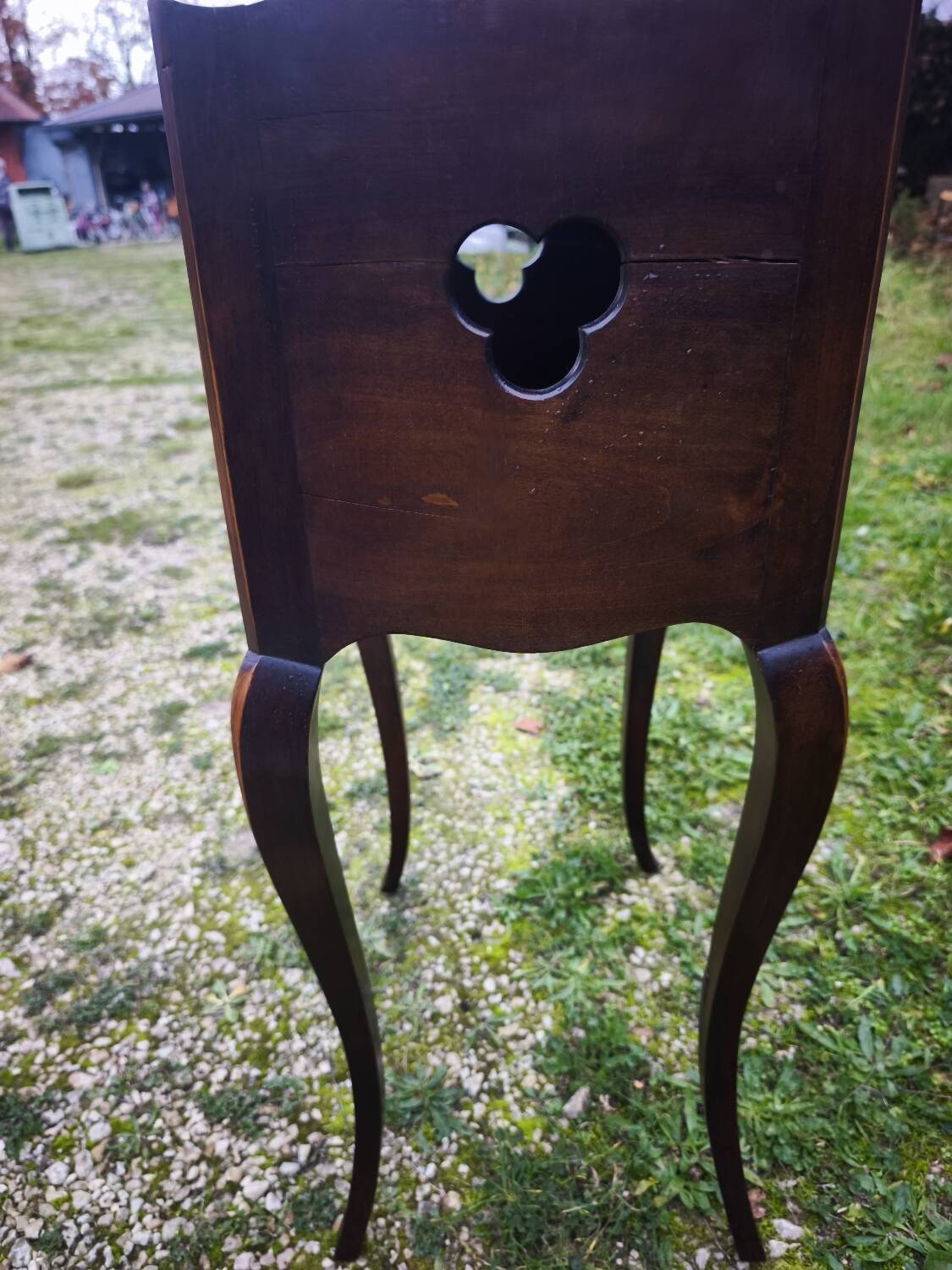 Table de chevet façon Louis VX
