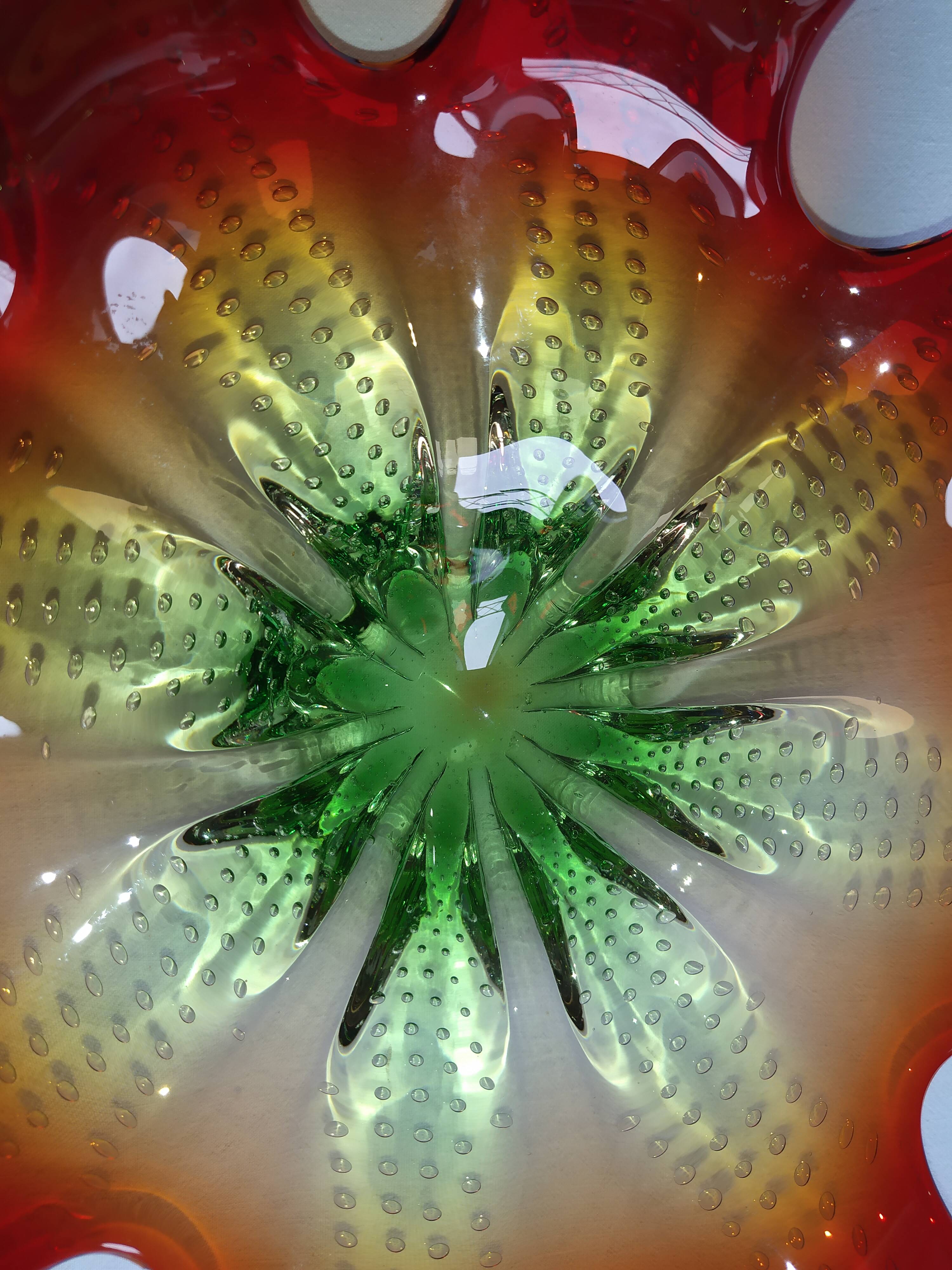 Centerpiece in bullicante glass from "biot"