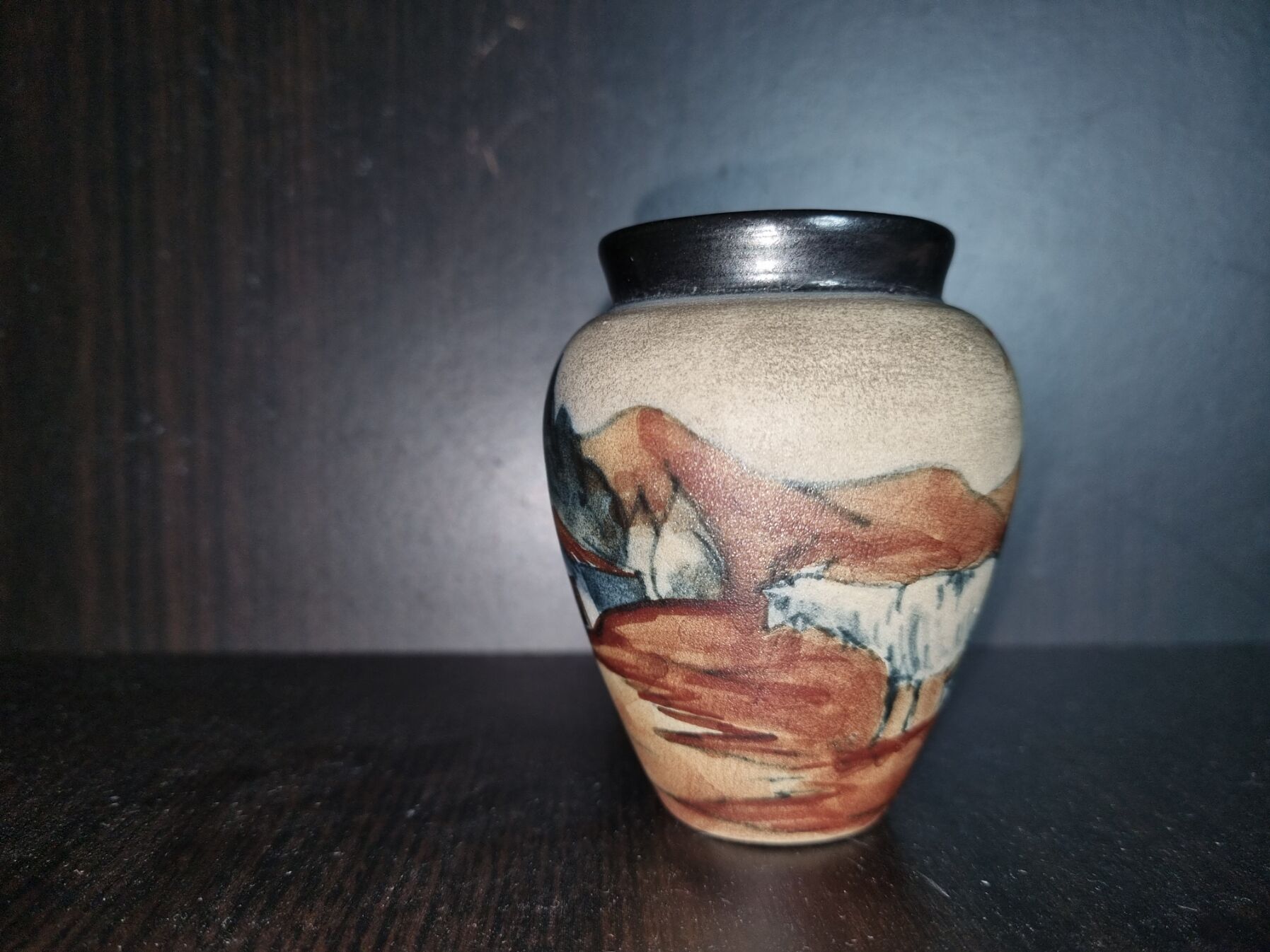 Sandstone vase of Ciboure