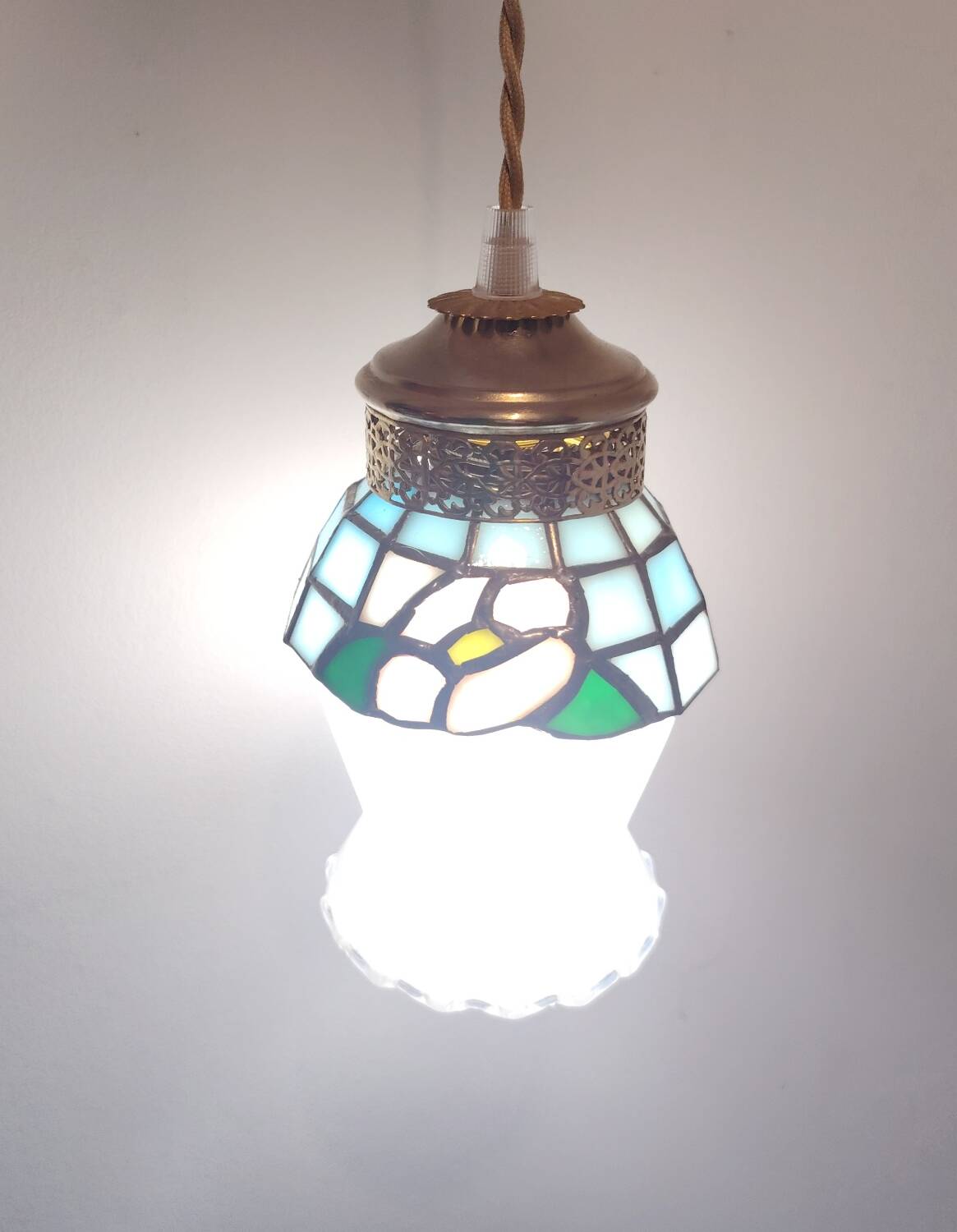 Crowned stained-glass opaline