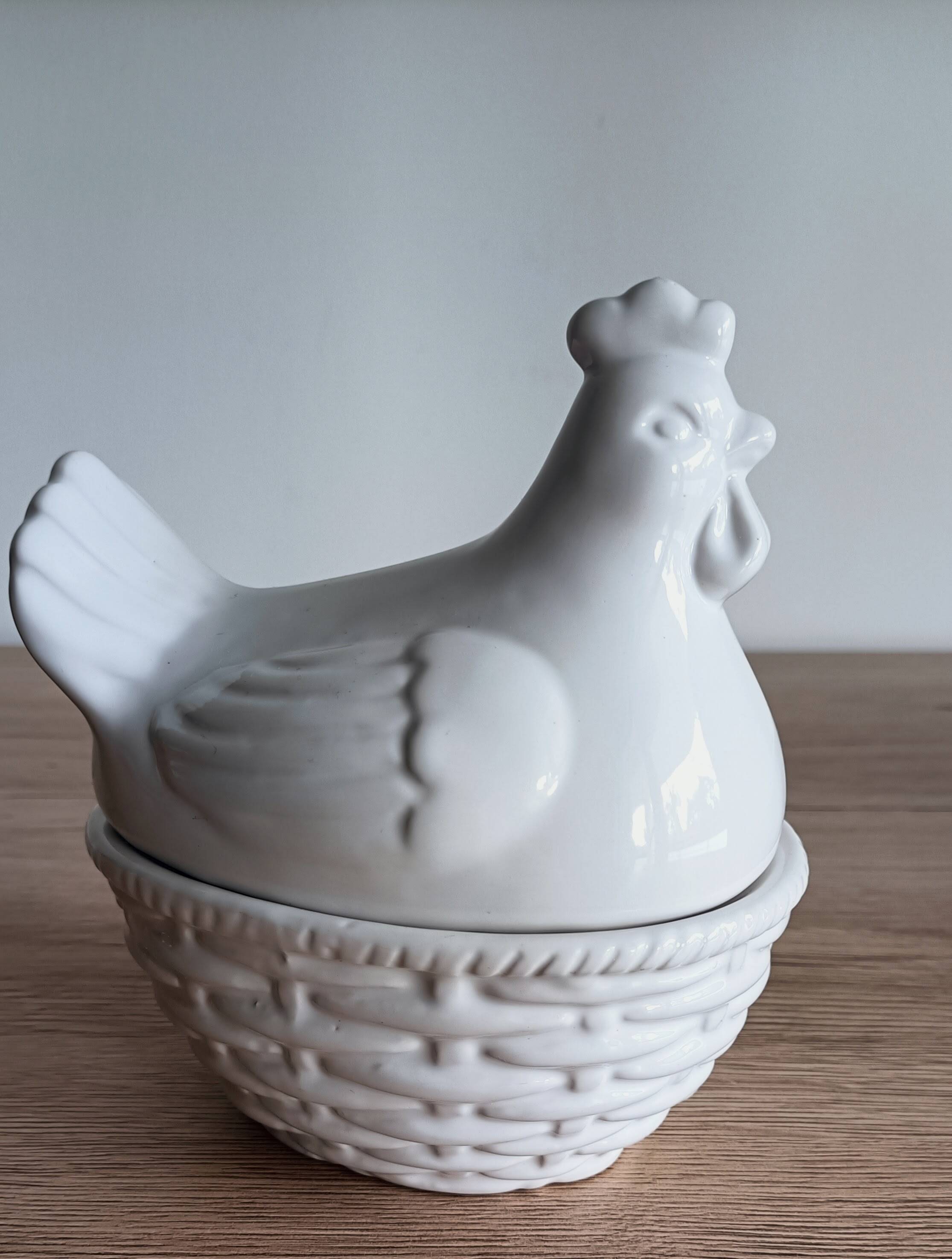 Sugar bowl with white ceramic hen decoration